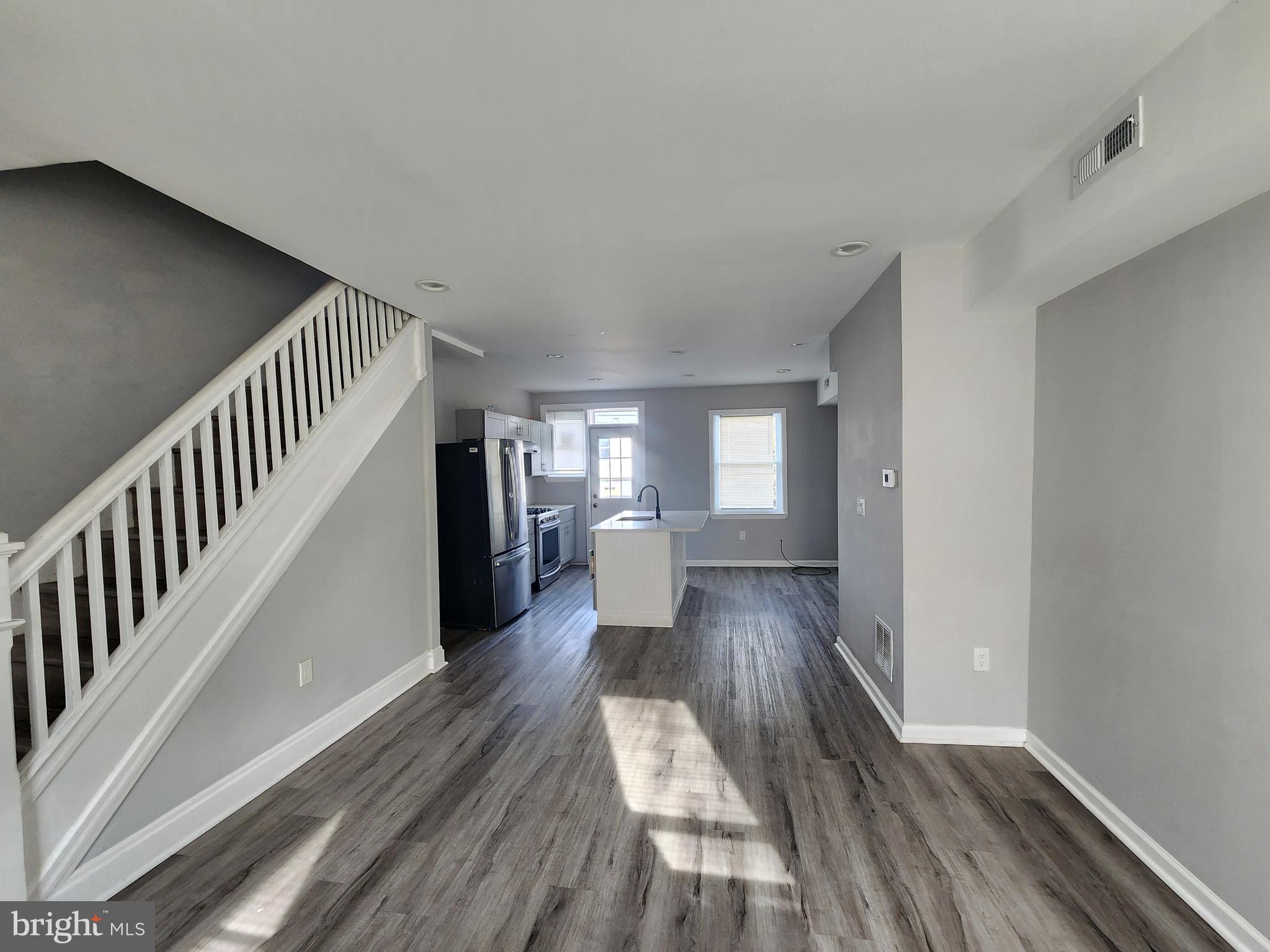 FOUR BY FOUR - Residential