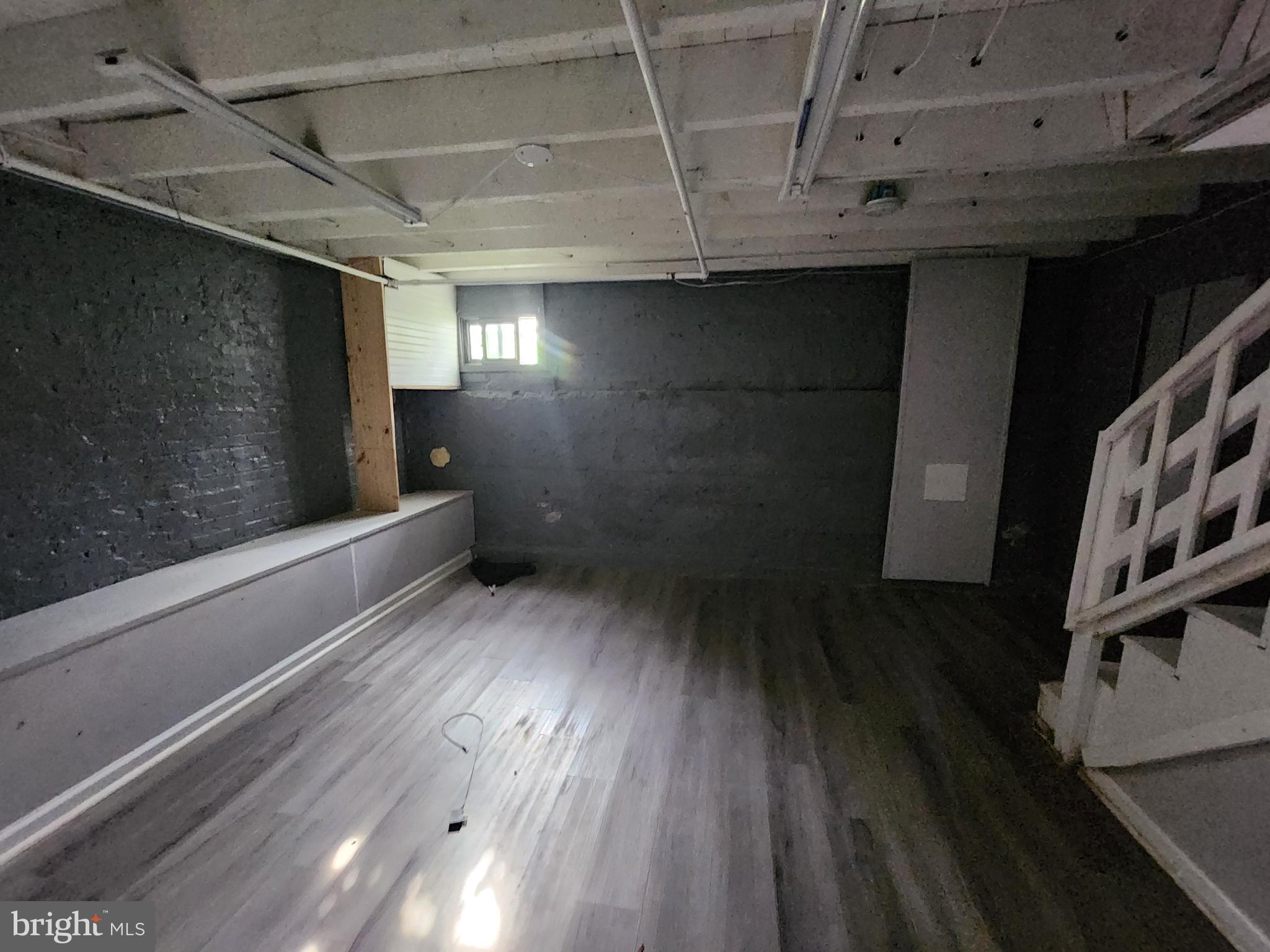 FOUR BY FOUR - Residential