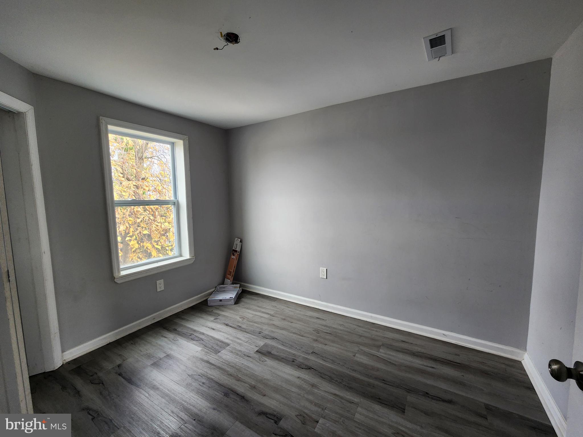 FOUR BY FOUR - Residential