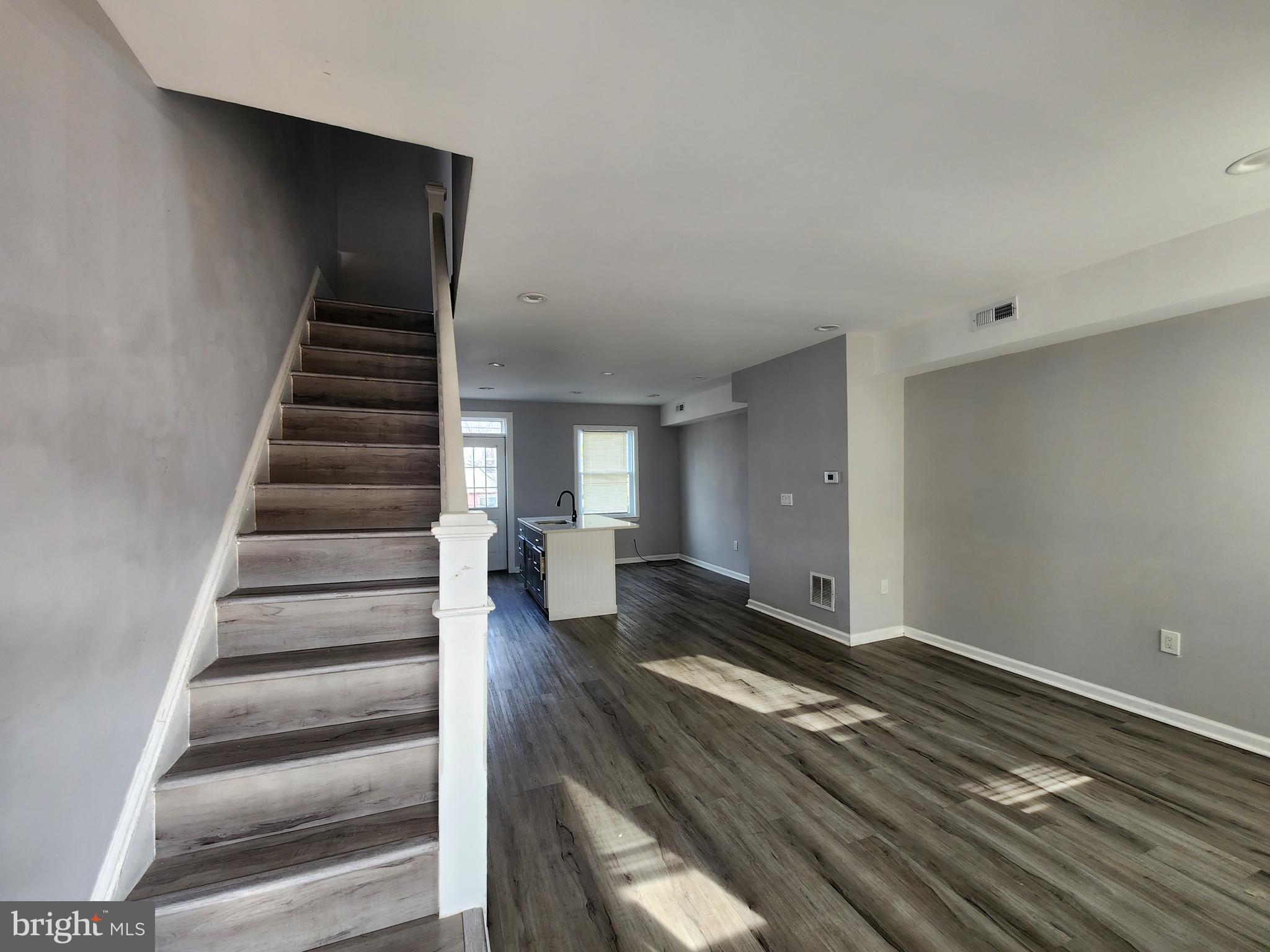 FOUR BY FOUR - Residential