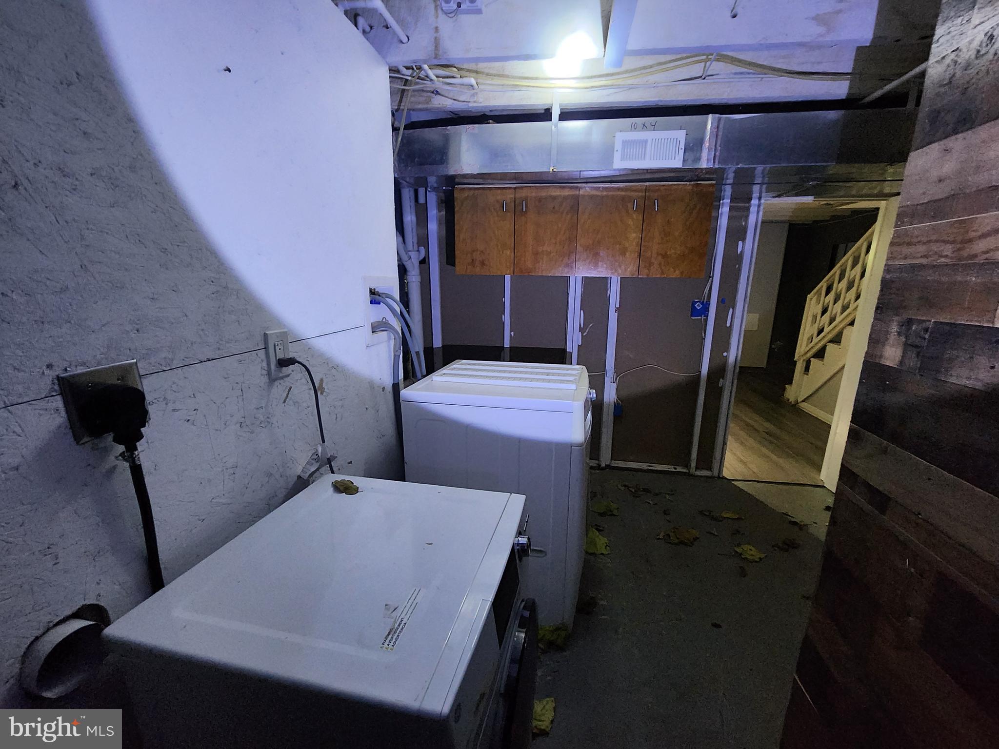 FOUR BY FOUR - Residential