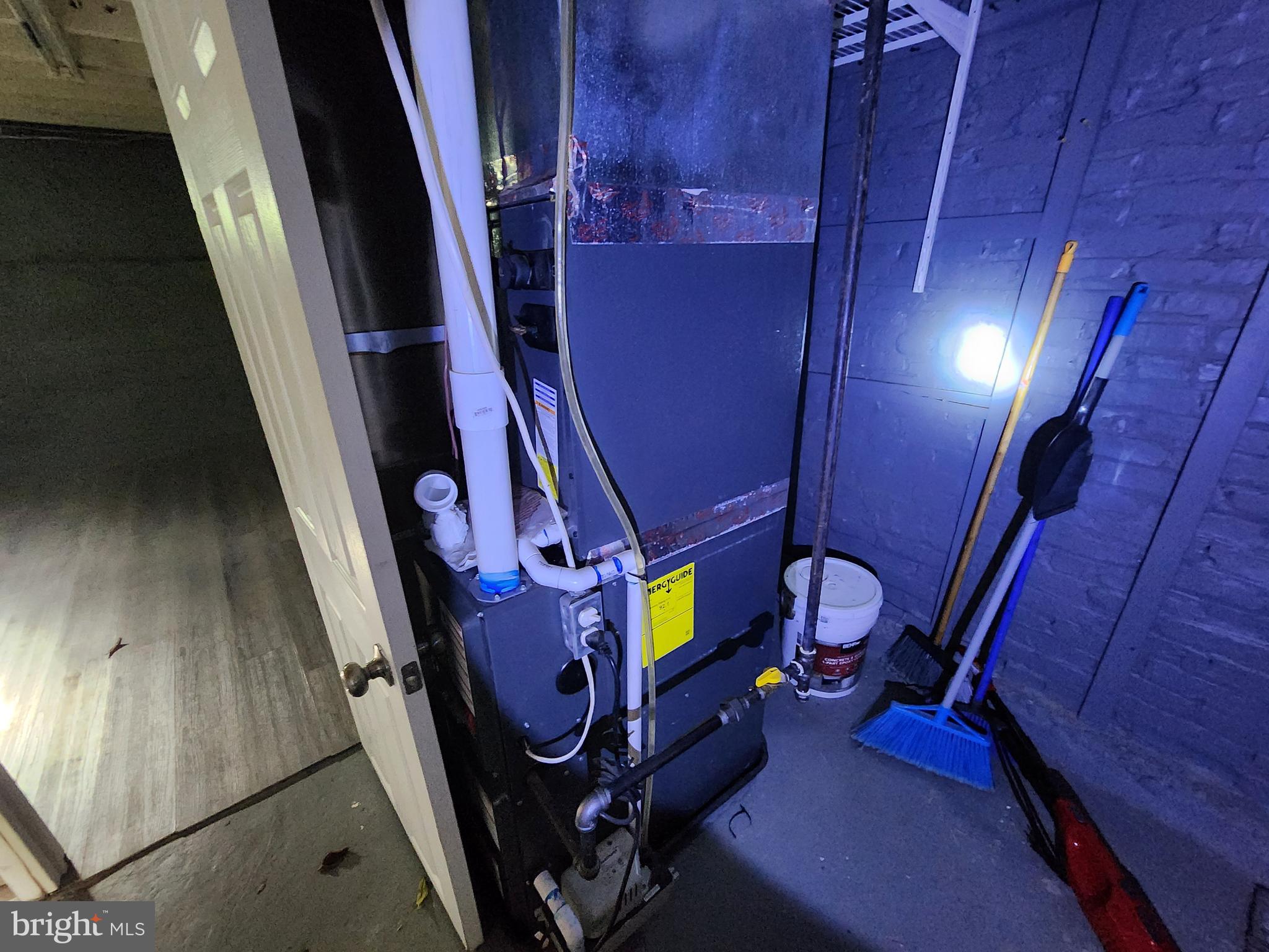 FOUR BY FOUR - Residential