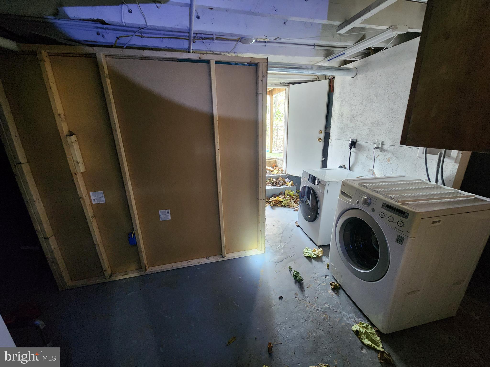 FOUR BY FOUR - Residential