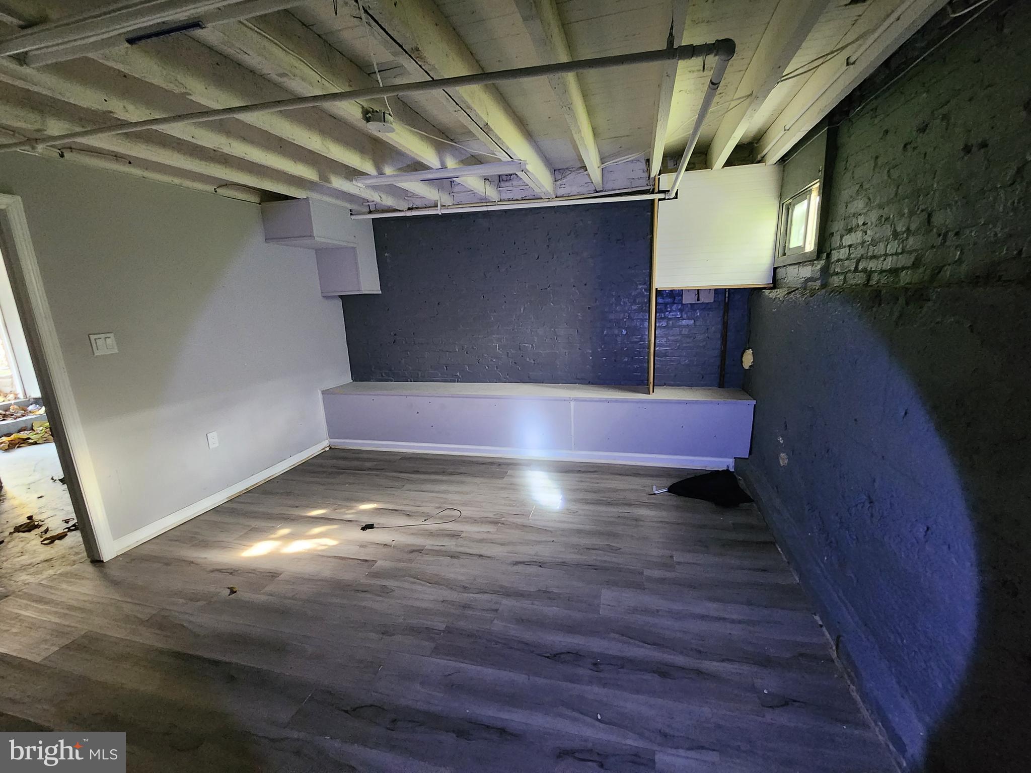 FOUR BY FOUR - Residential