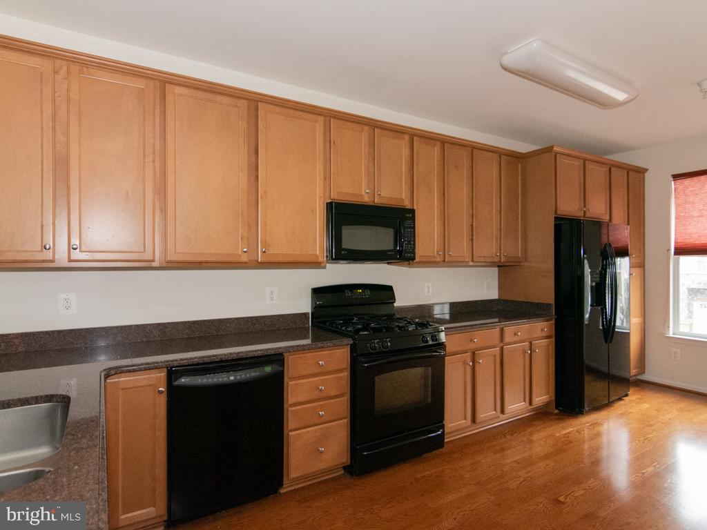 RIVER OAKS - Residential Lease