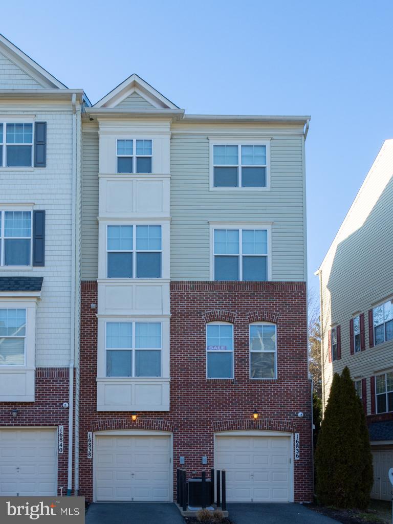 RIVER OAKS - Residential Lease