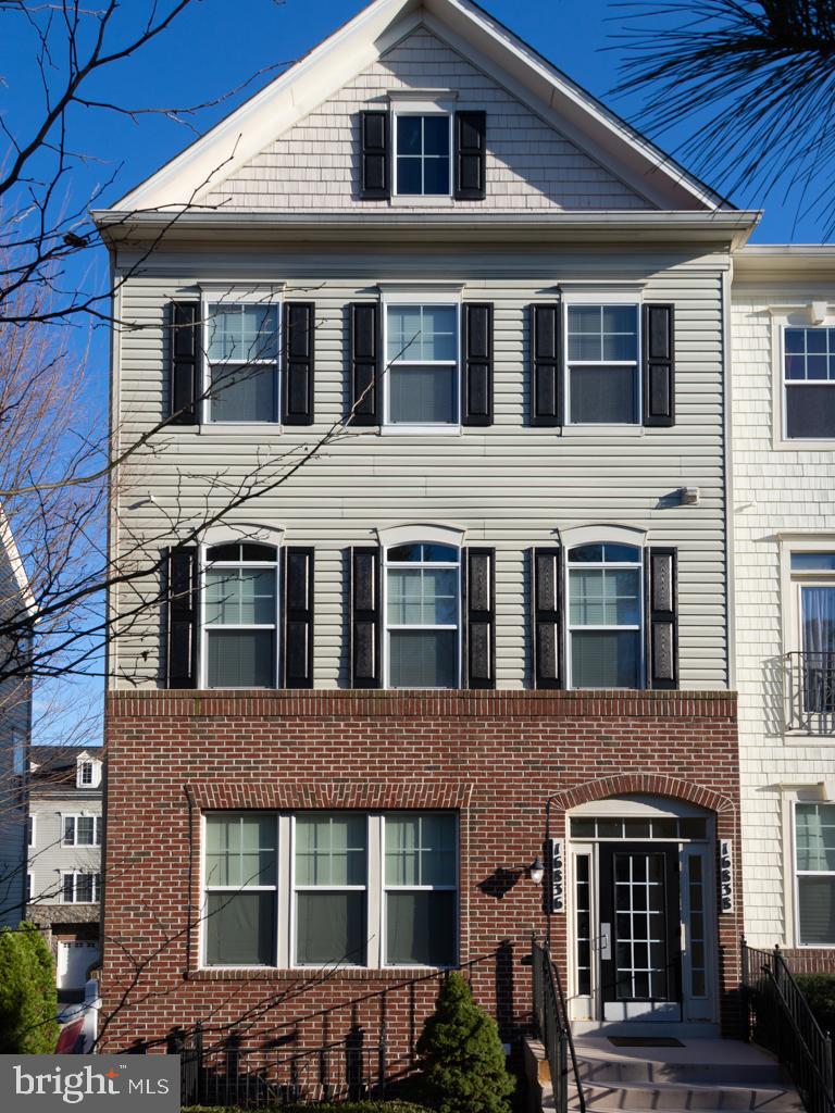 RIVER OAKS - Residential Lease