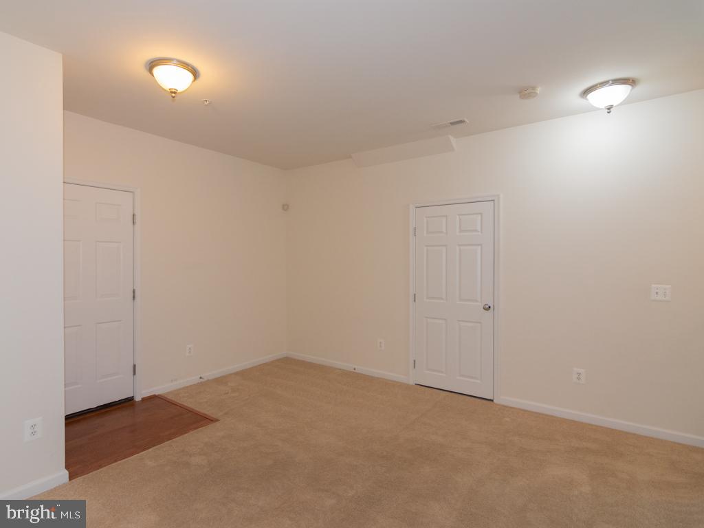 RIVER OAKS - Residential Lease