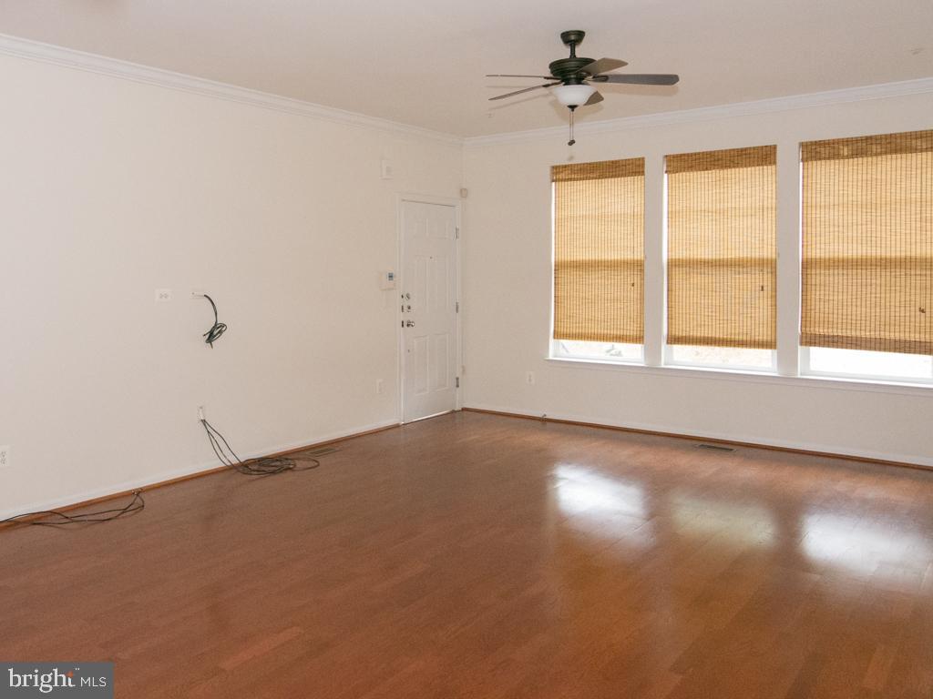 RIVER OAKS - Residential Lease