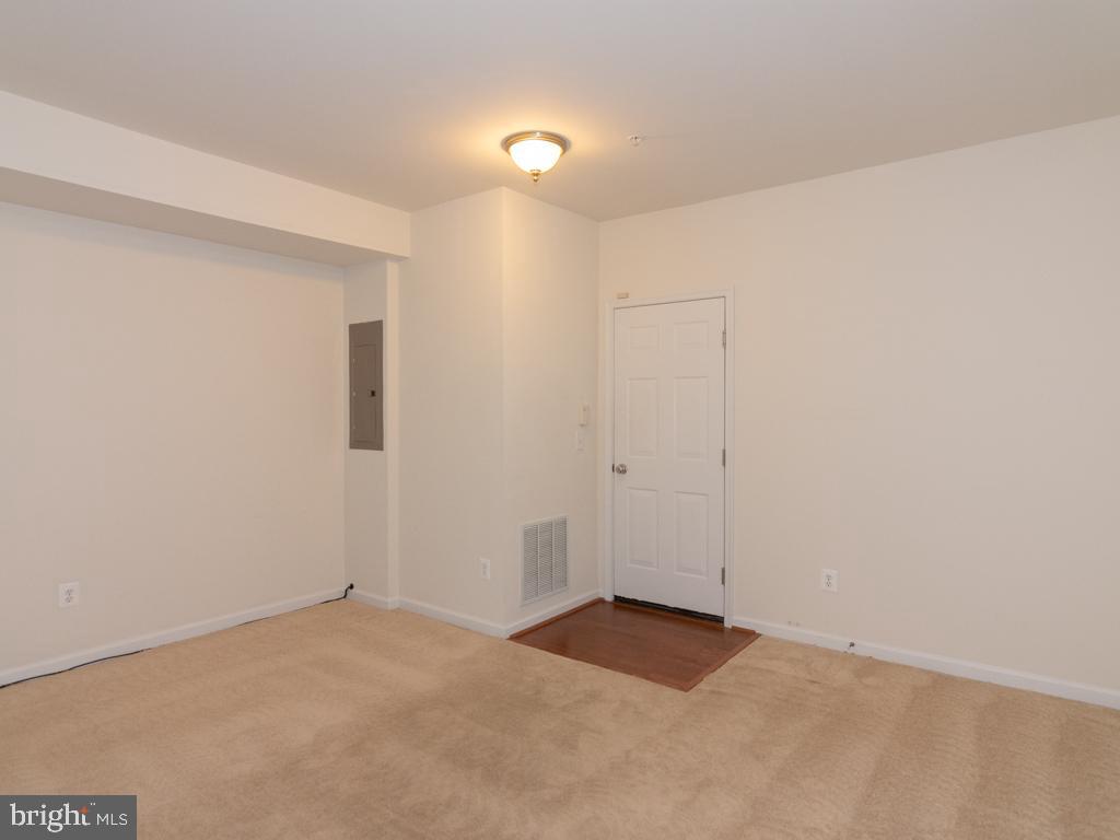 RIVER OAKS - Residential Lease