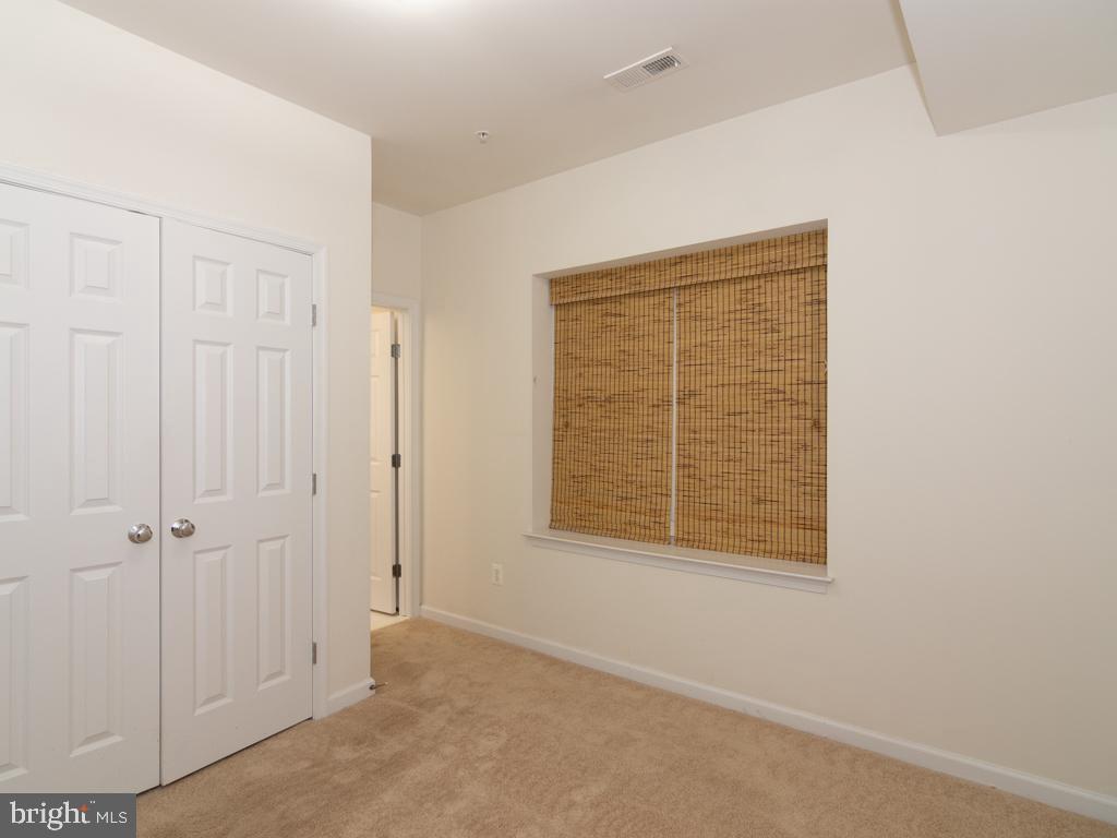 RIVER OAKS - Residential Lease