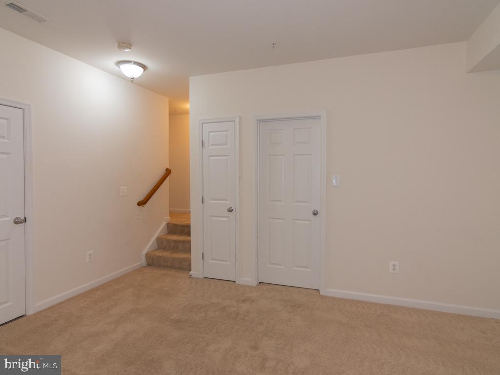 RIVER OAKS - Residential Lease