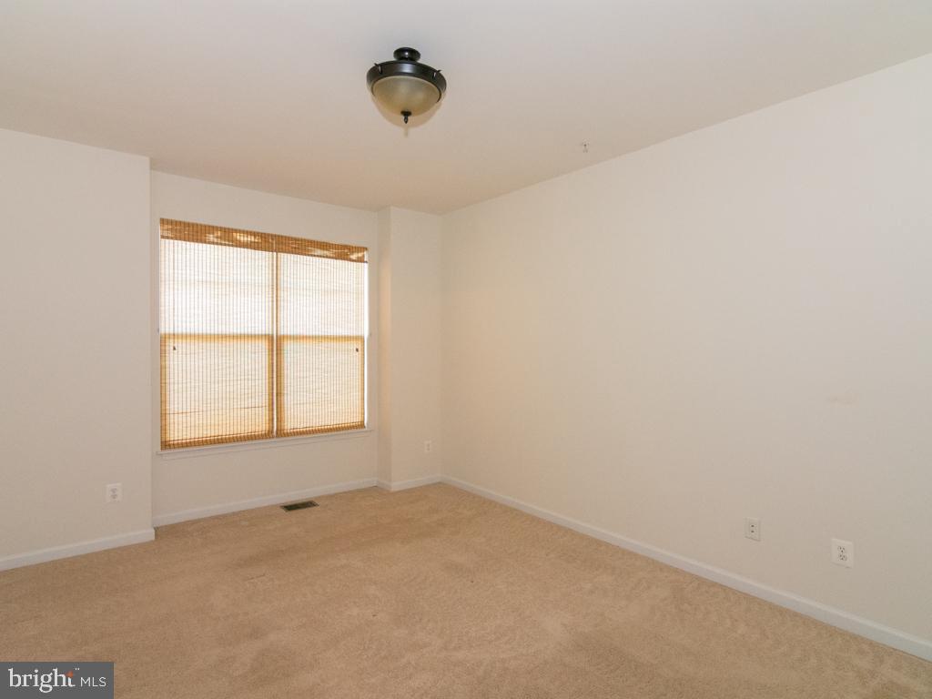 RIVER OAKS - Residential Lease