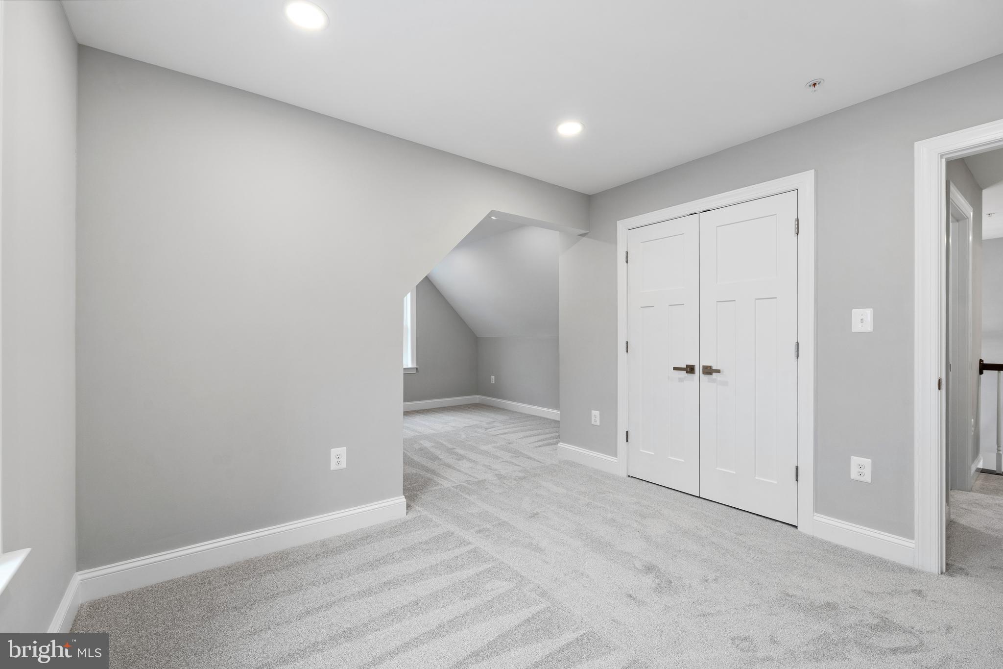 HOLMEHURST - Residential