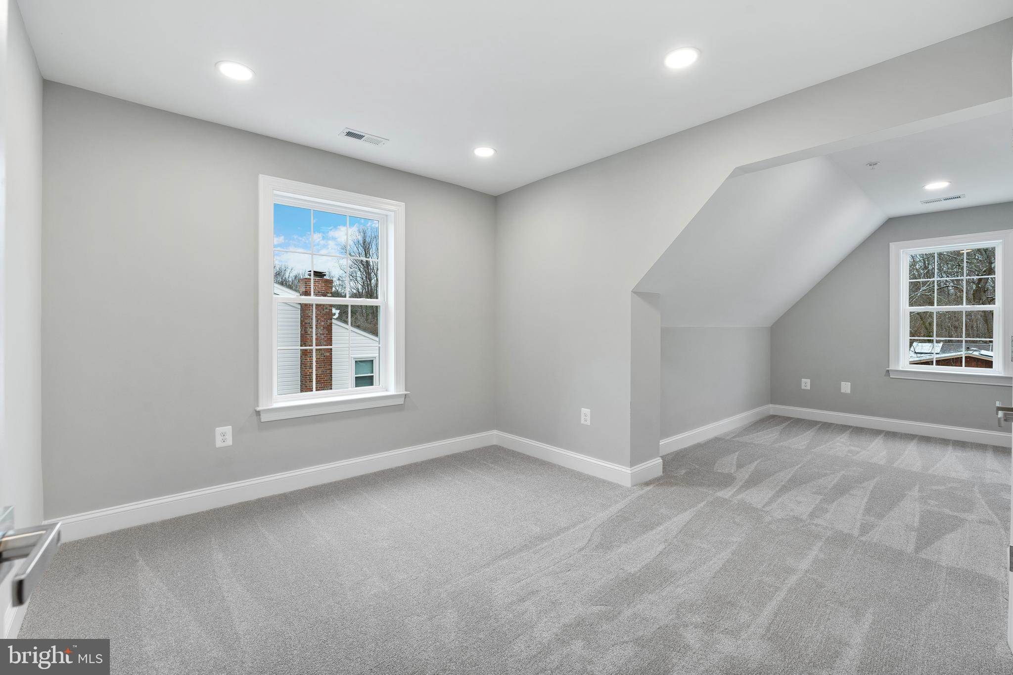 HOLMEHURST - Residential