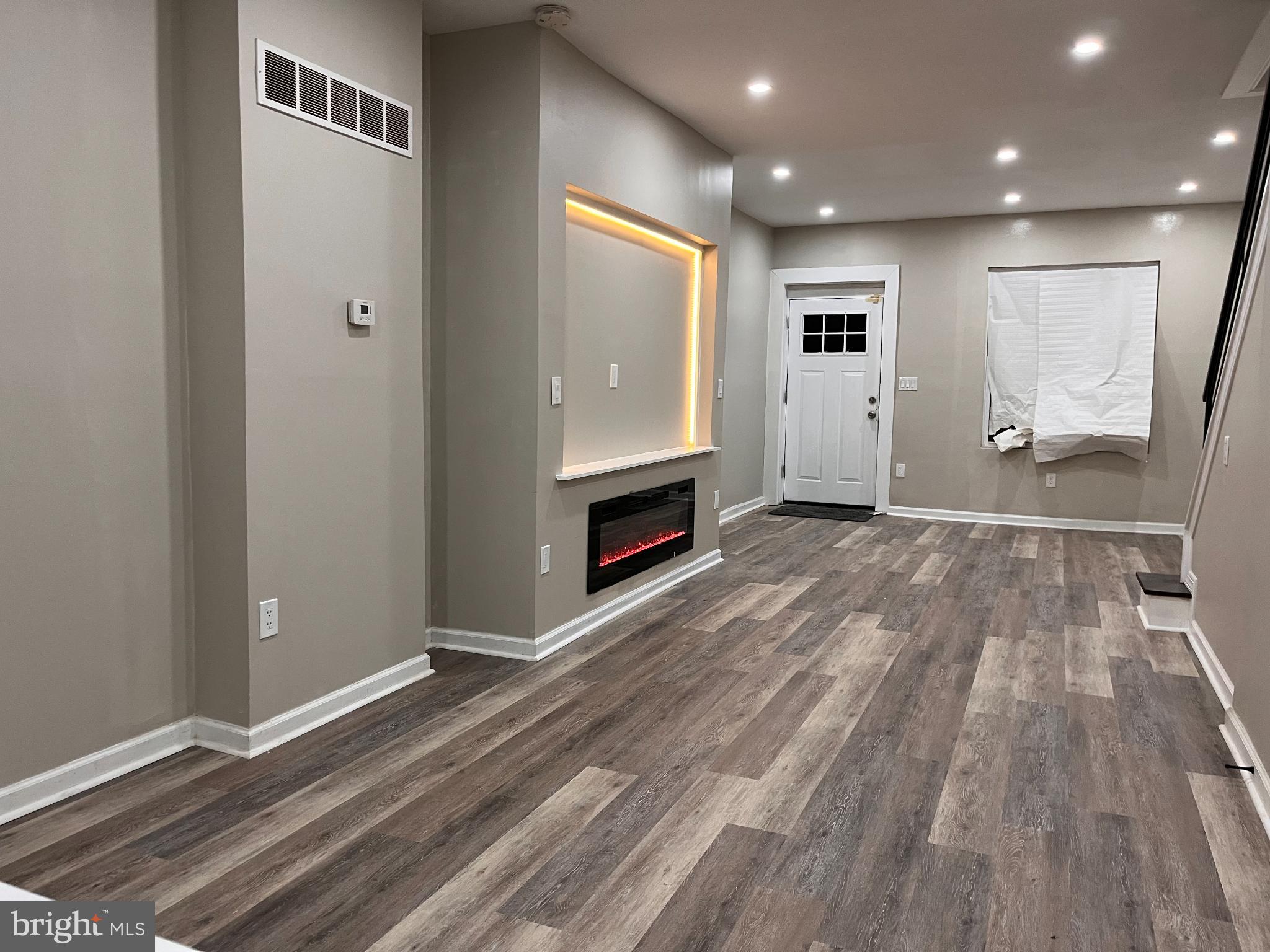 PHILADELPHIA (WEST) - Residential