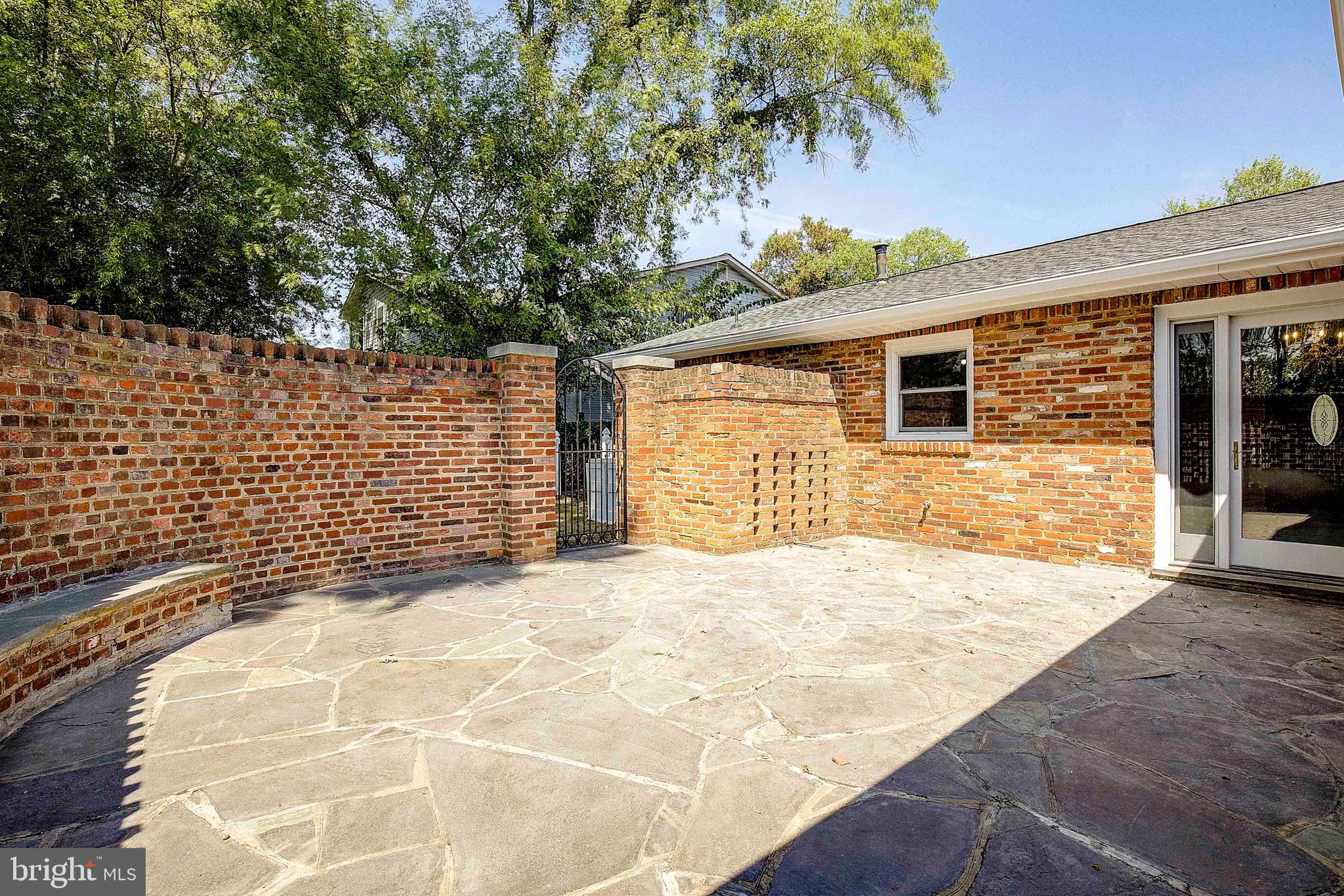 FOUR SEASONS ESTATES - Residential