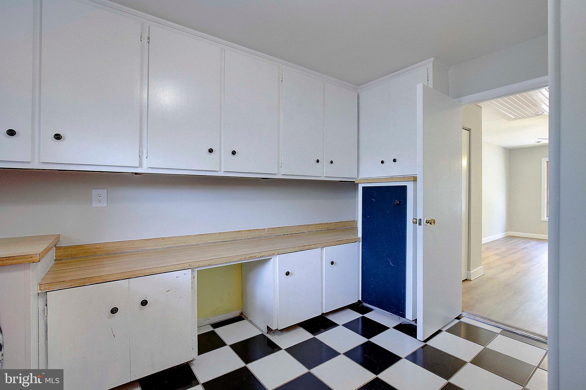 FOUR SEASONS ESTATES - Residential