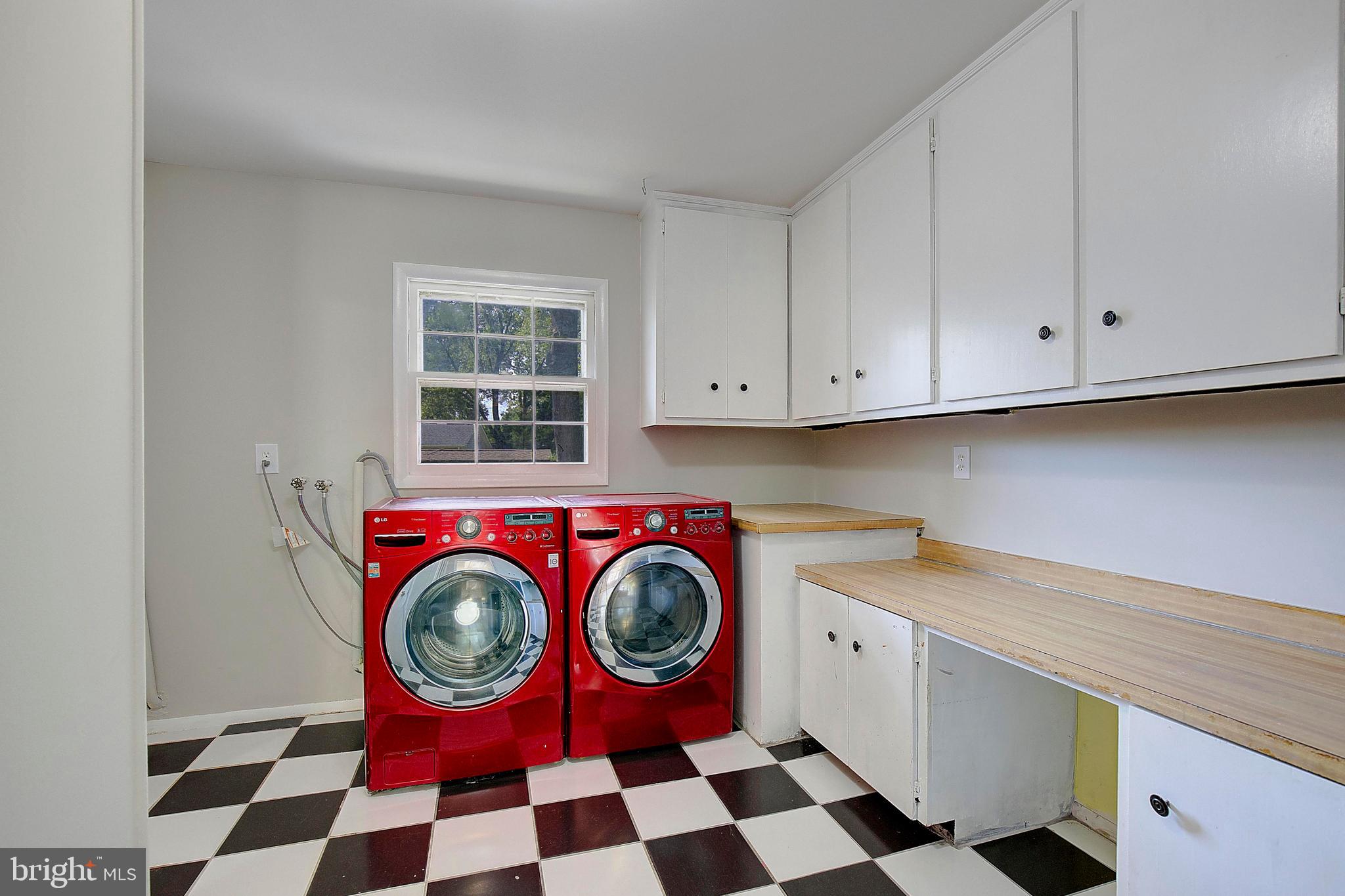 FOUR SEASONS ESTATES - Residential