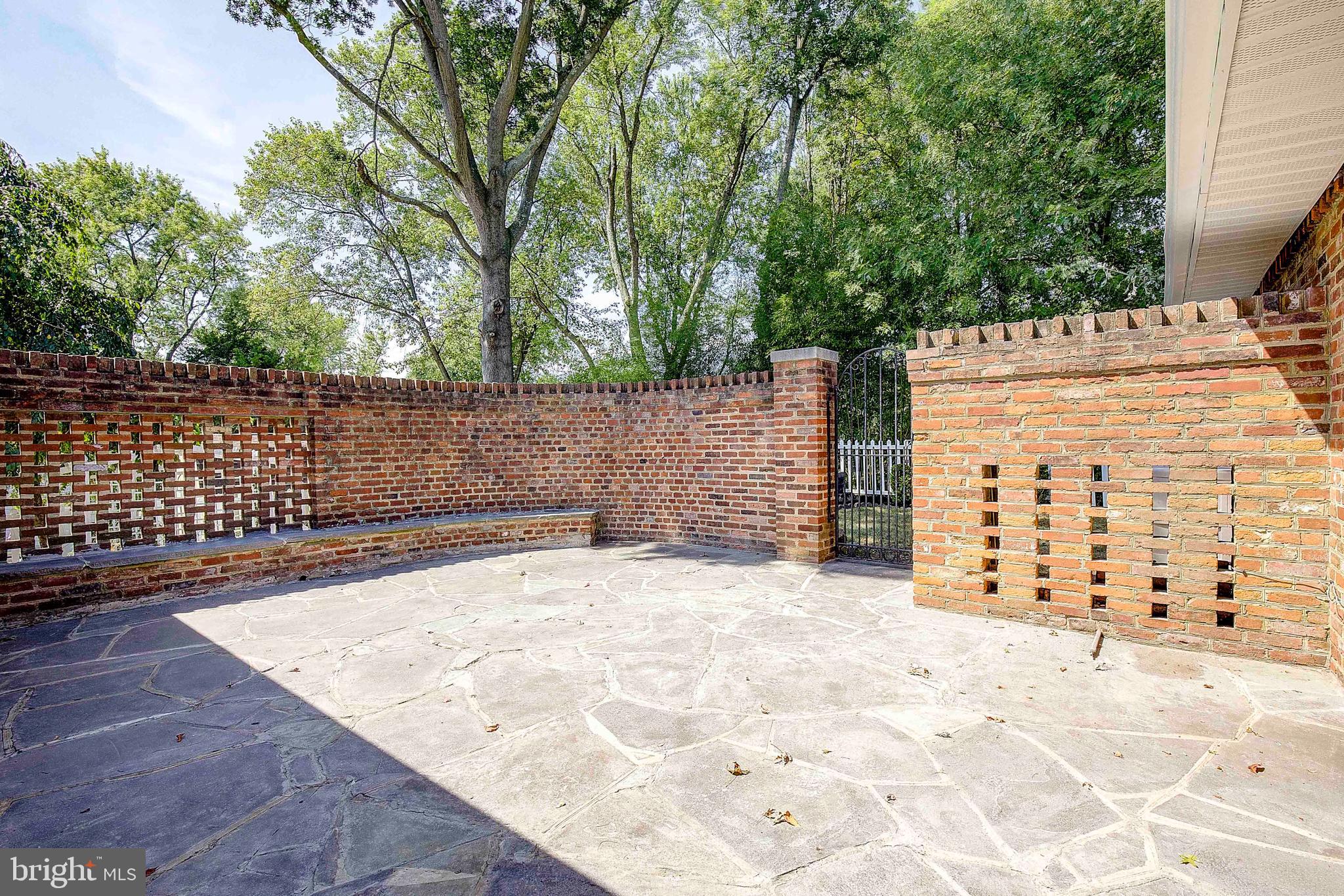 FOUR SEASONS ESTATES - Residential