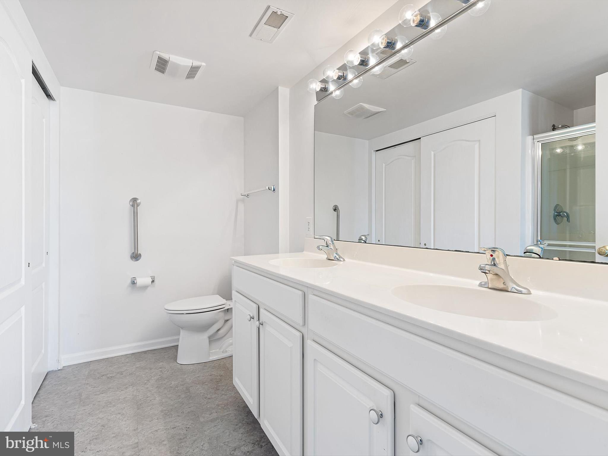 CONGRESSIONAL VILLAG - Residential