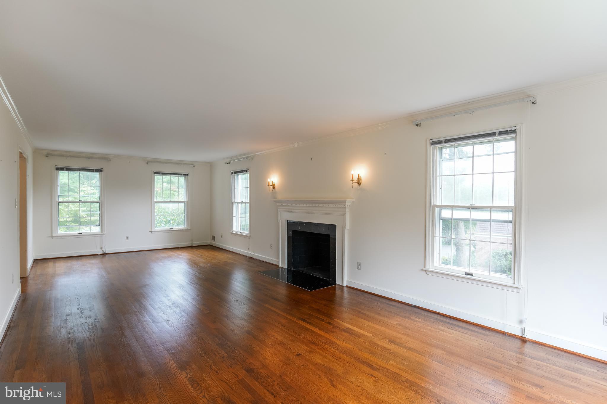 RIVERS EDGE - Residential