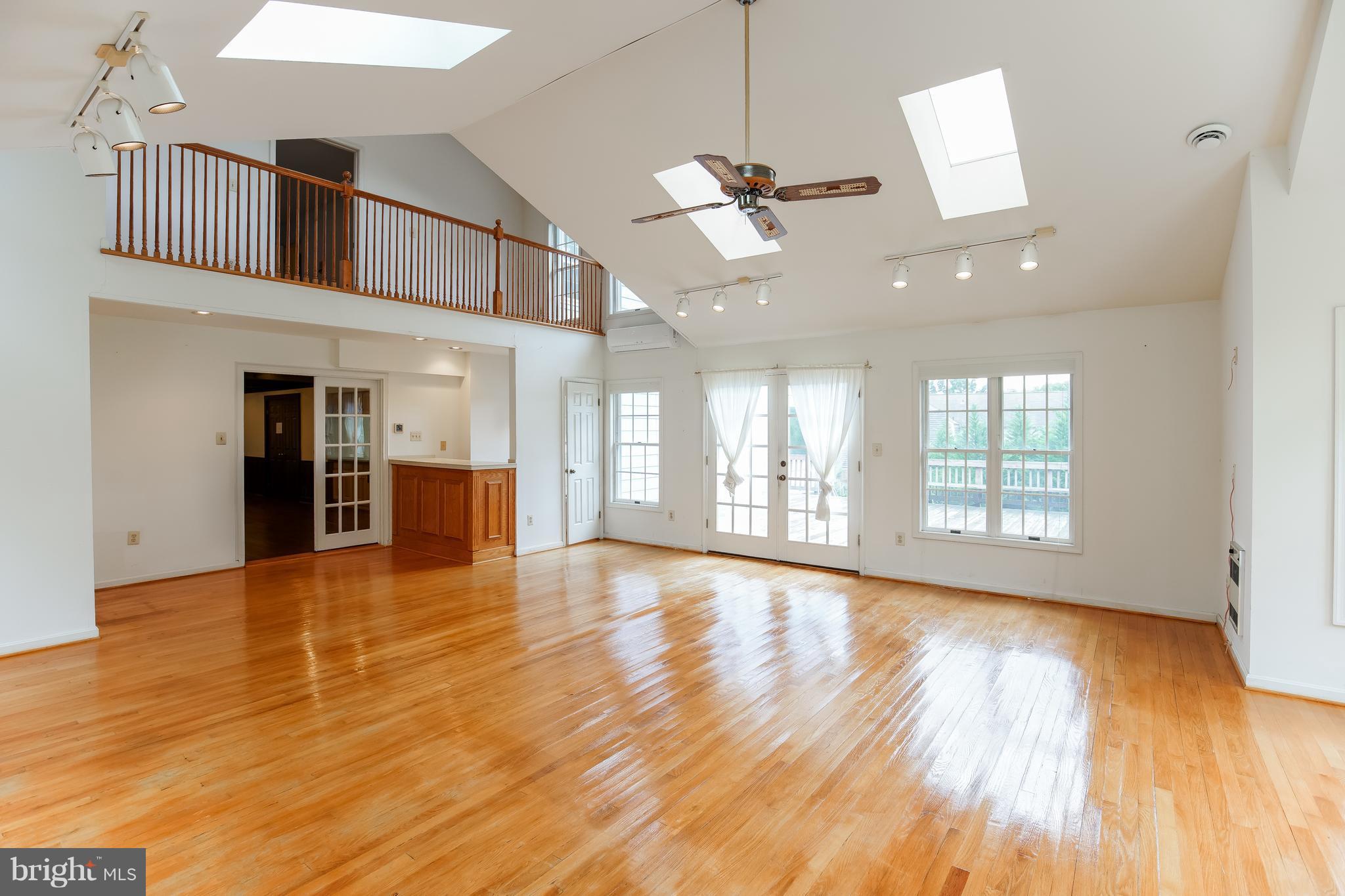 RIVERS EDGE - Residential