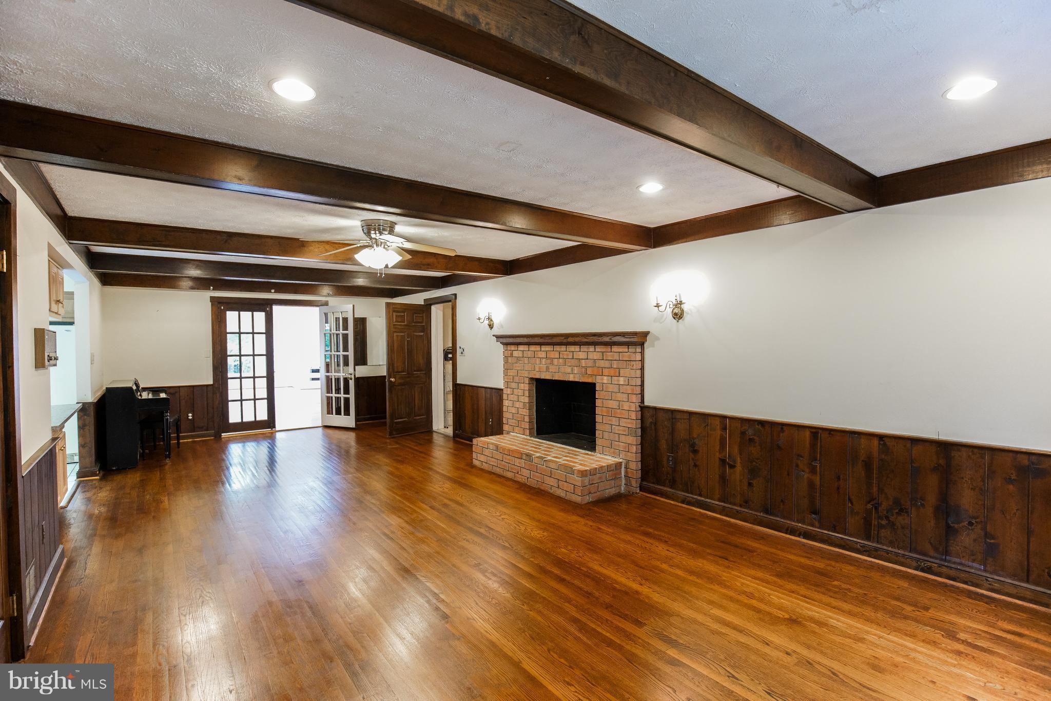 RIVERS EDGE - Residential