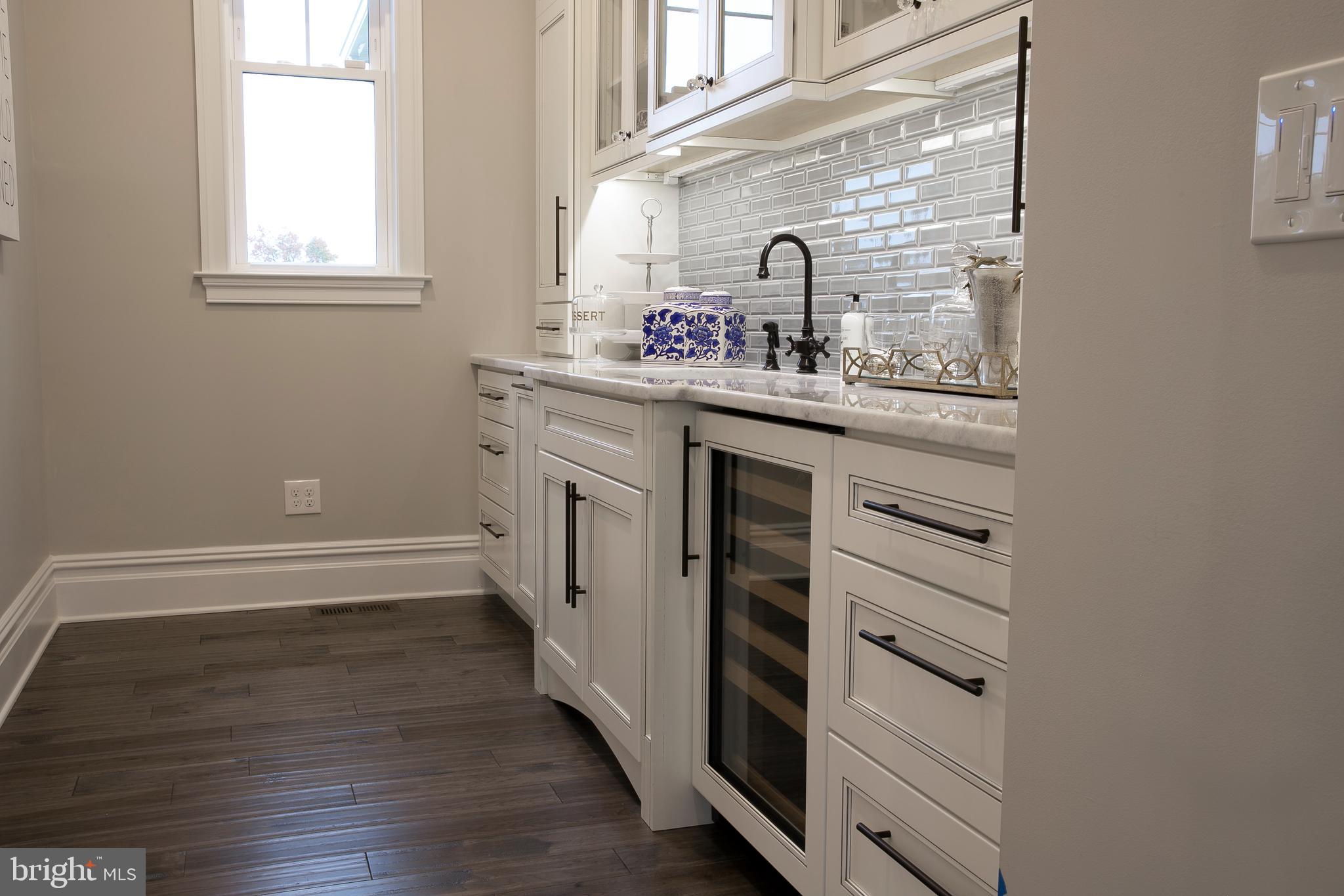 MAKEFIELD MEADOWS - Residential