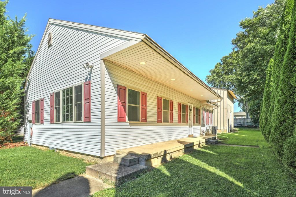 Photo of 615 S SIXTEENTH ST, COLUMBIA, PA 17512 (MLS # PALA2025350)