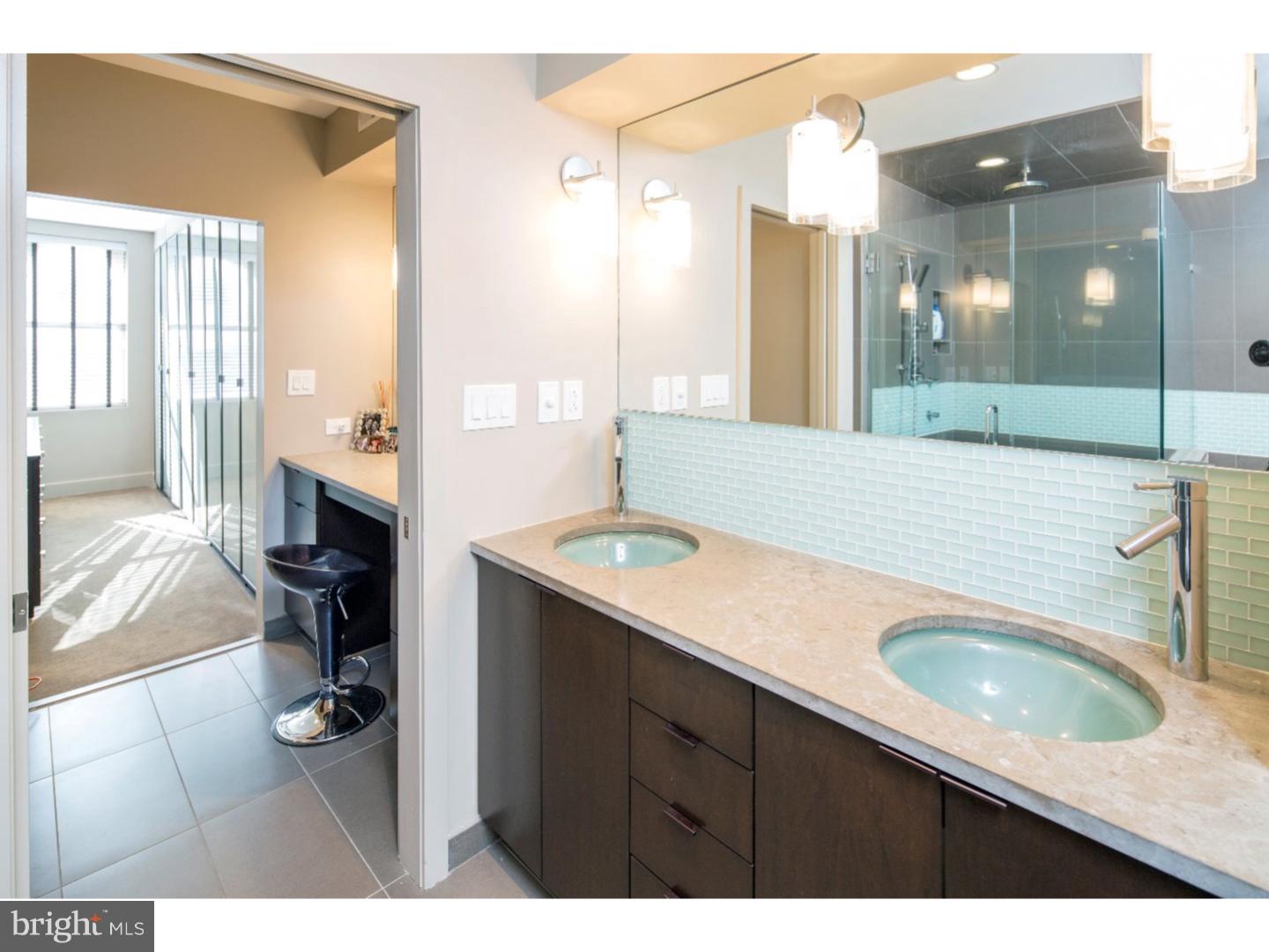 QUEEN VILLAGE - Residential