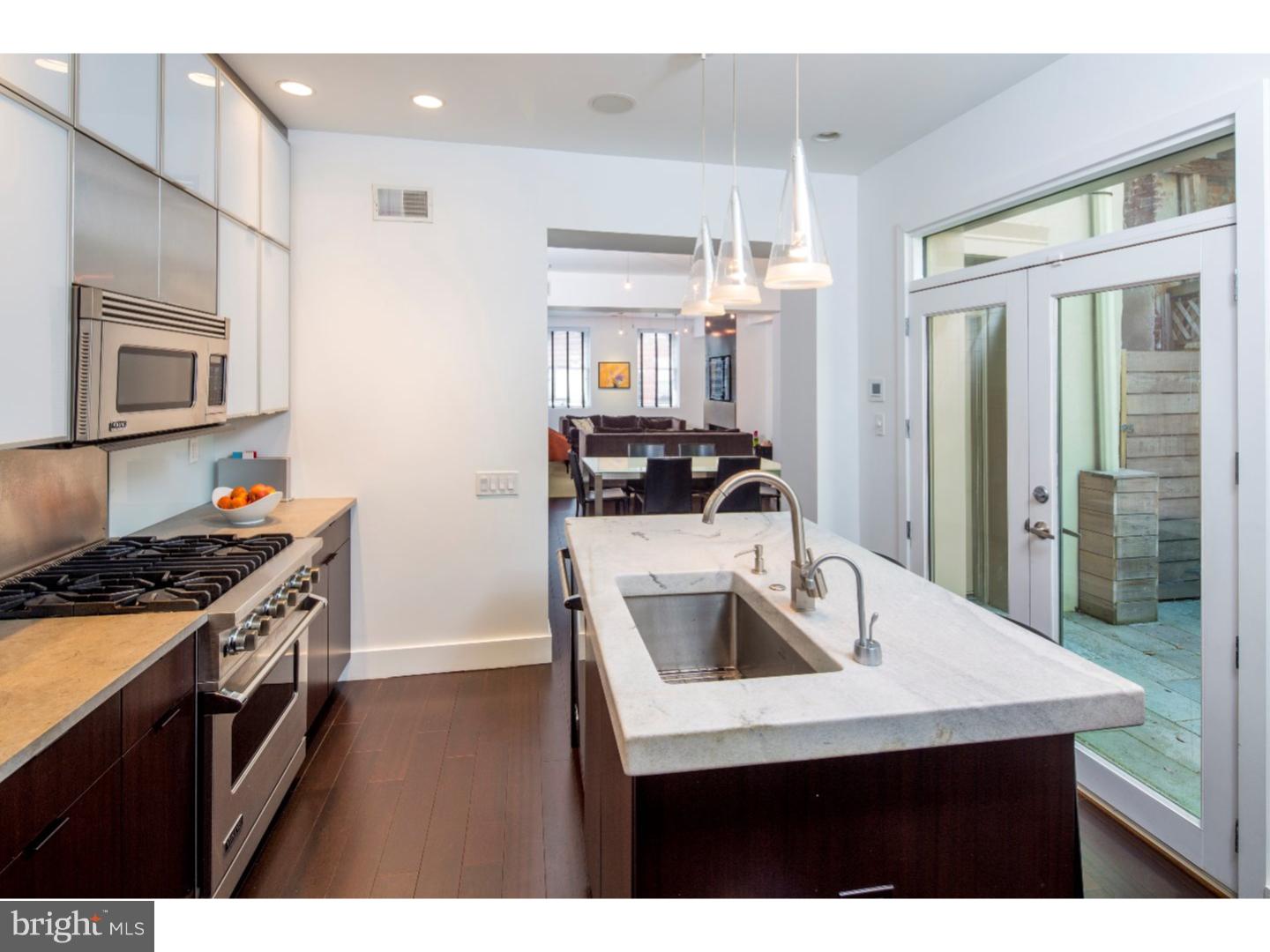 QUEEN VILLAGE - Residential