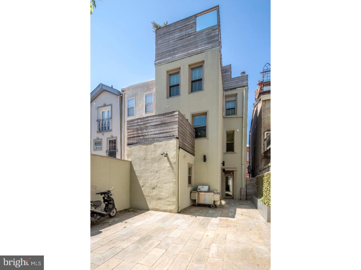 QUEEN VILLAGE - Residential