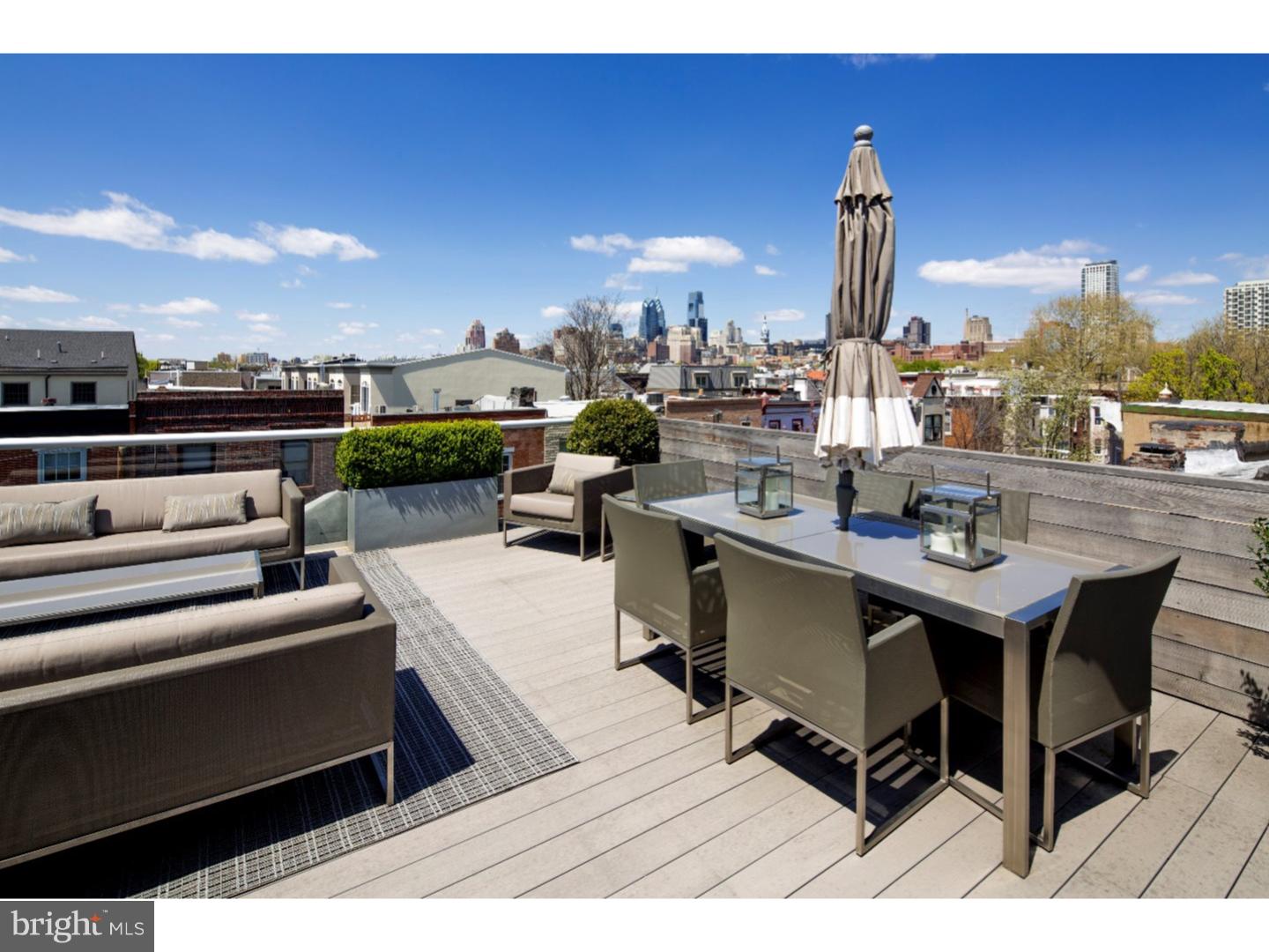 QUEEN VILLAGE - Residential