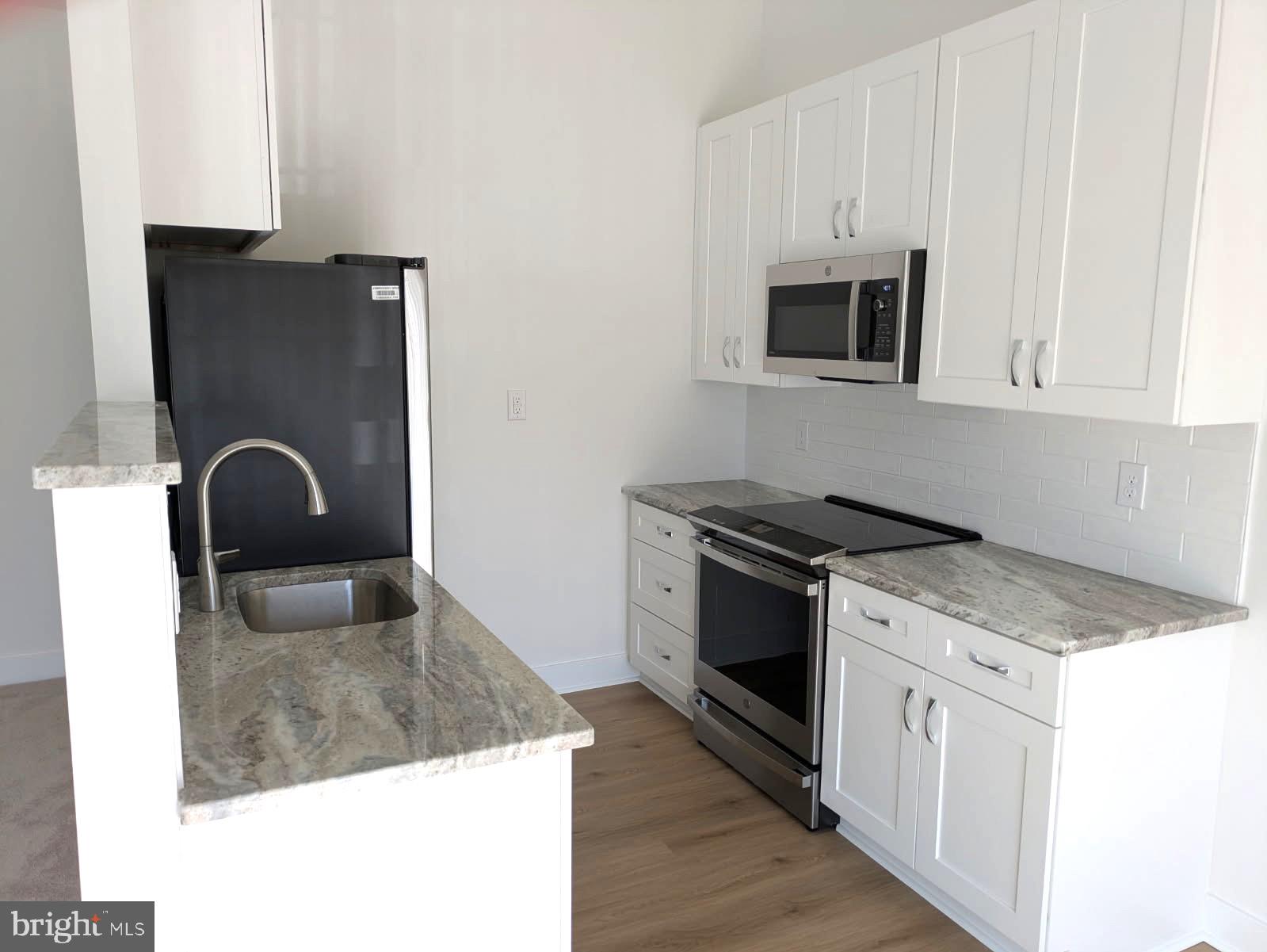 VILLAGE SHIRES - Residential Lease