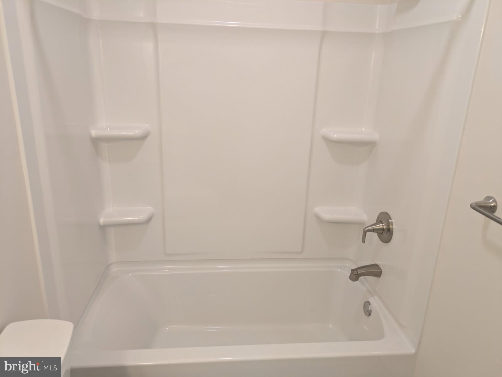 VILLAGE SHIRES - Residential Lease