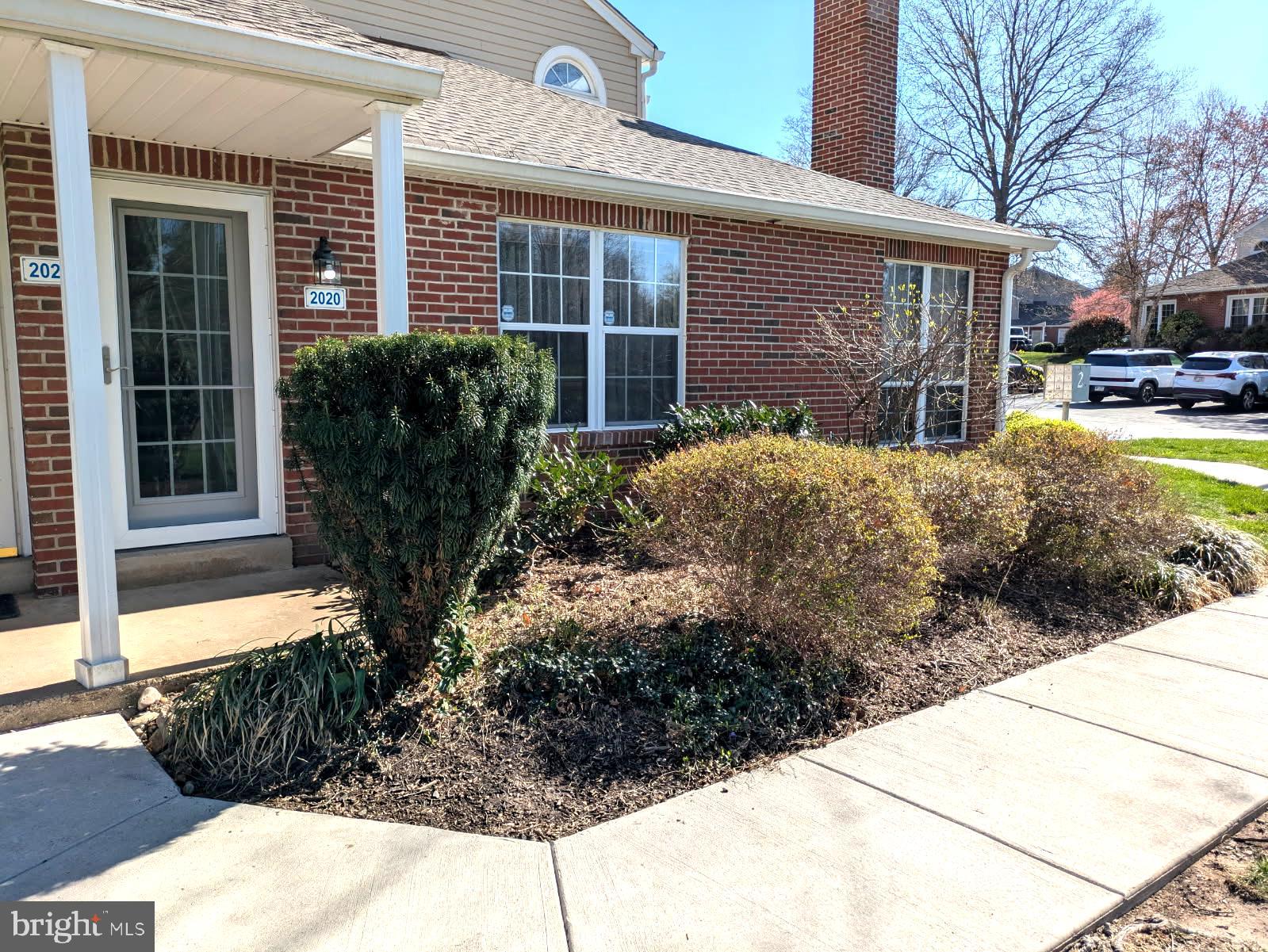 VILLAGE SHIRES - Residential Lease