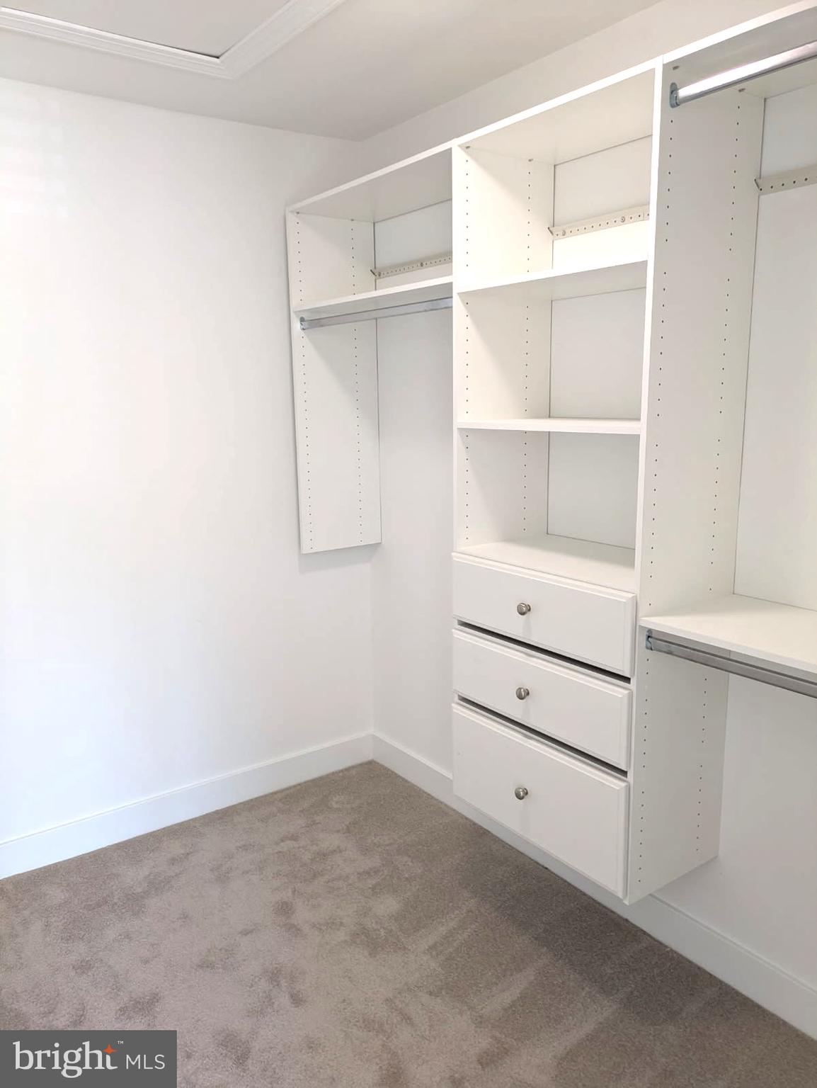 VILLAGE SHIRES - Residential Lease