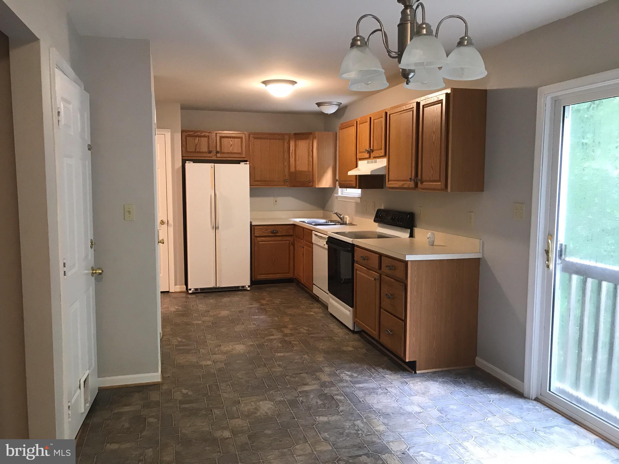 WHITE SANDS - Residential Lease