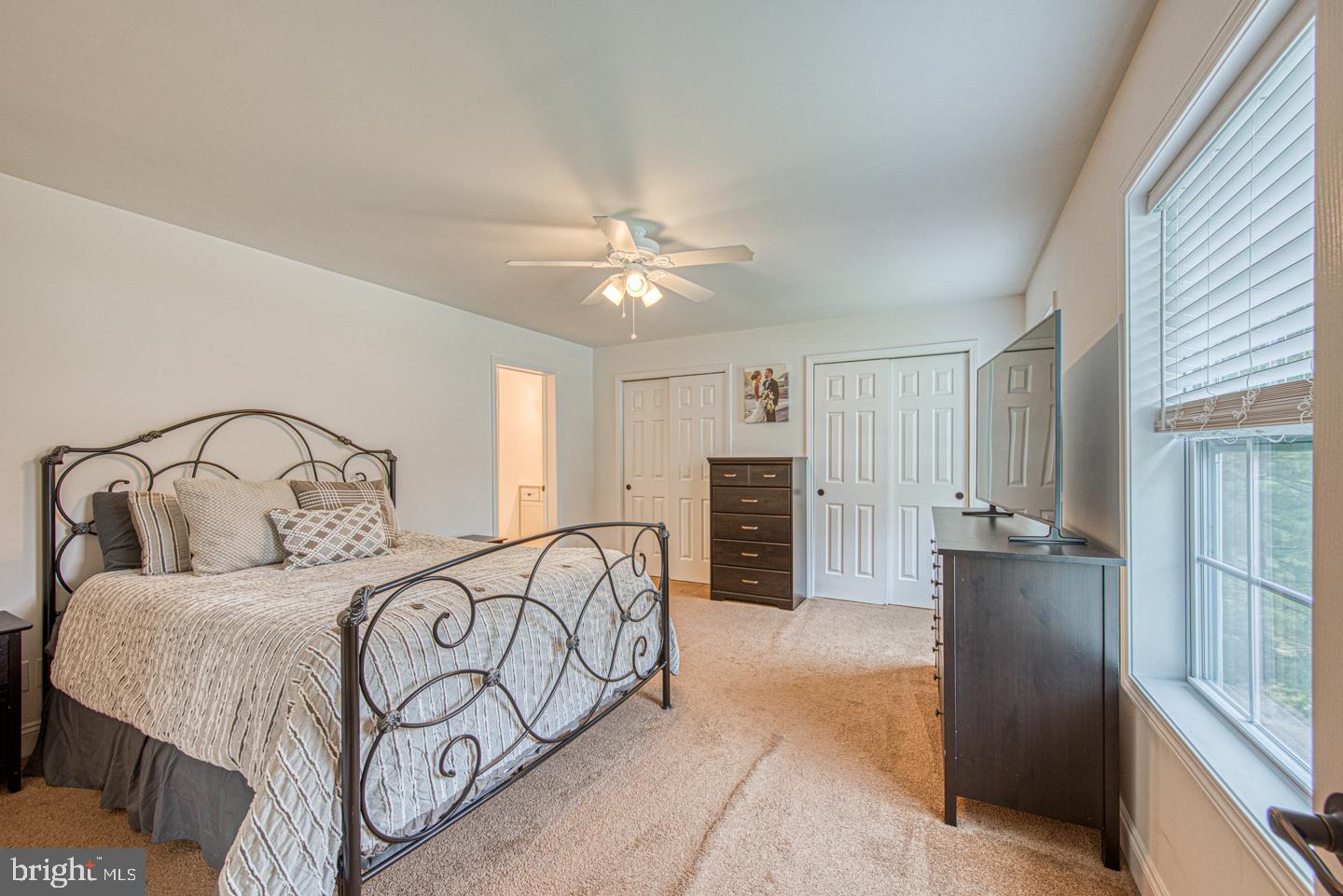 COLONIAL WOODS - Residential