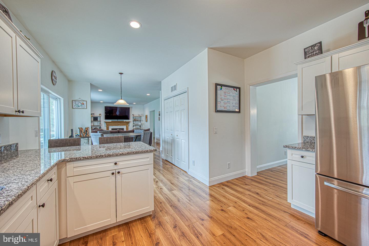 COLONIAL WOODS - Residential