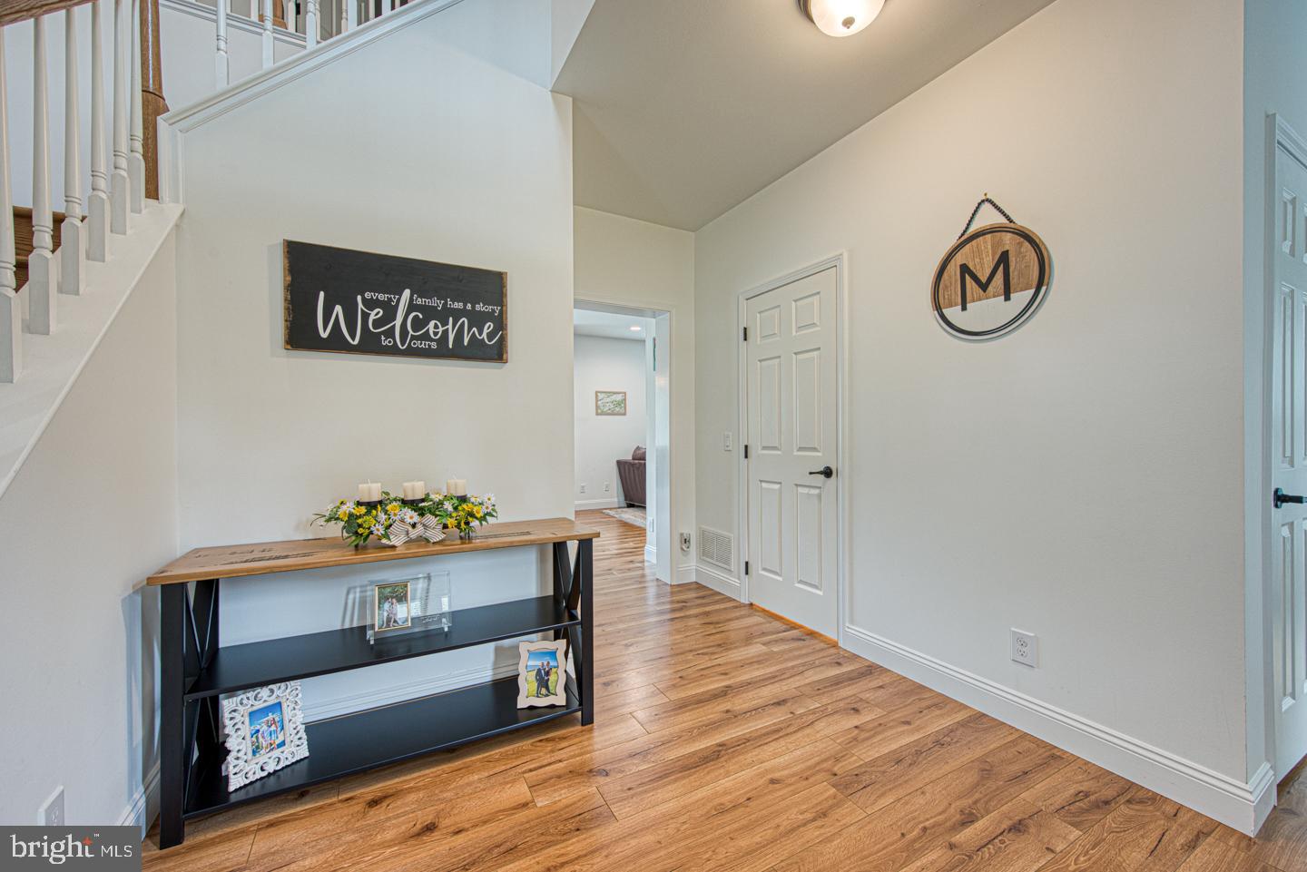 COLONIAL WOODS - Residential