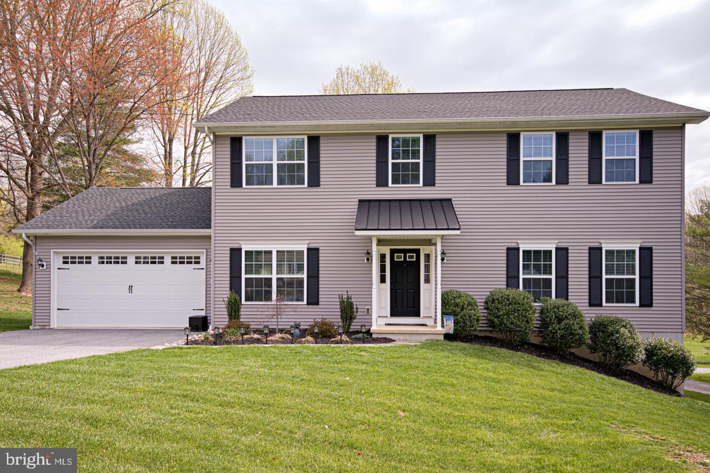 COLONIAL WOODS - Residential