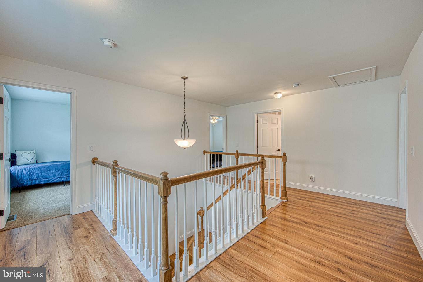 COLONIAL WOODS - Residential