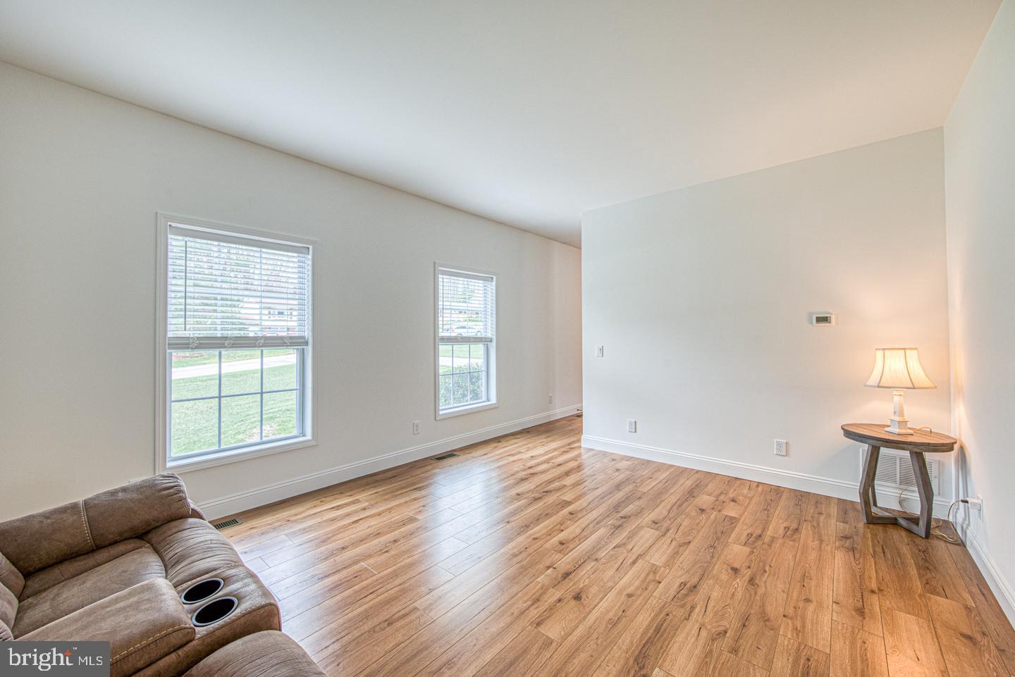 COLONIAL WOODS - Residential