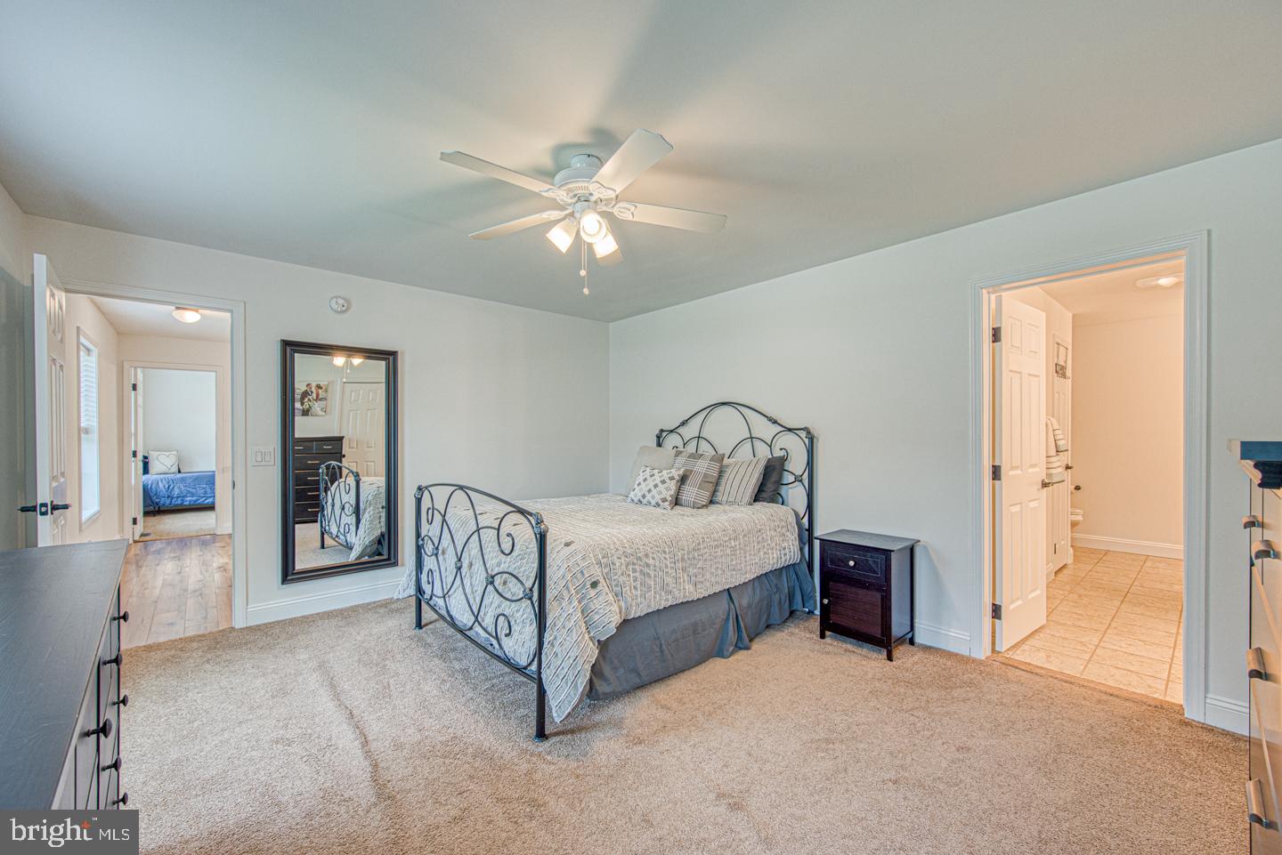 COLONIAL WOODS - Residential