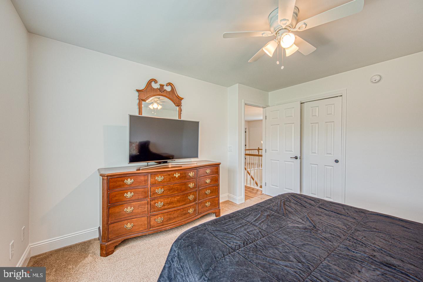 COLONIAL WOODS - Residential