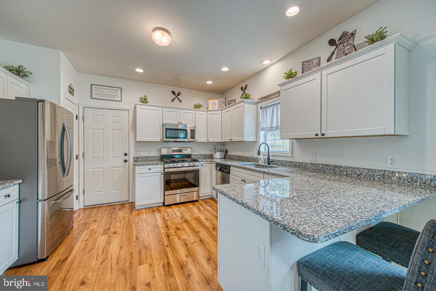 COLONIAL WOODS - Residential