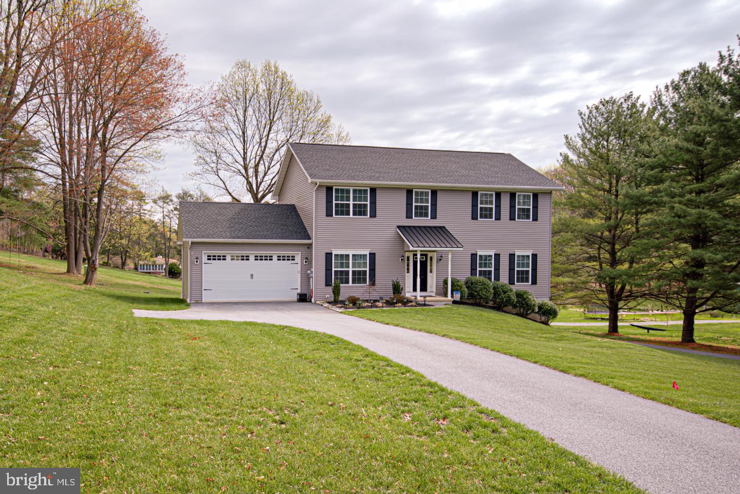 COLONIAL WOODS - Residential