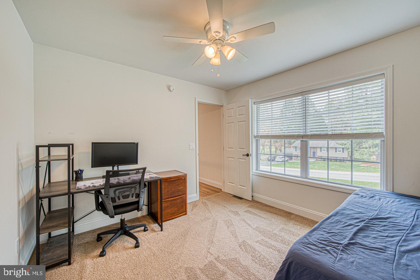 COLONIAL WOODS - Residential